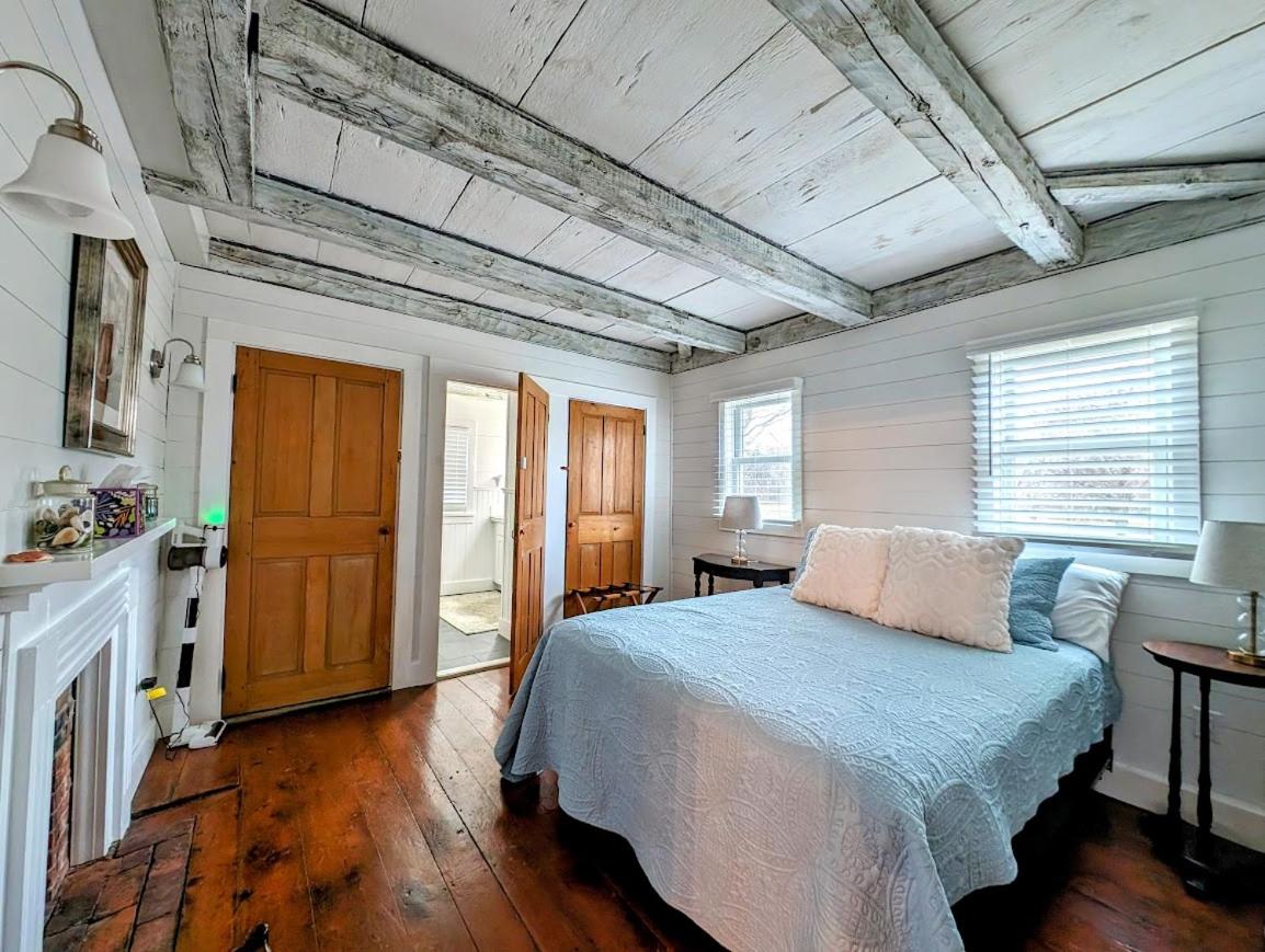 Four-Bedroom House photo 2
