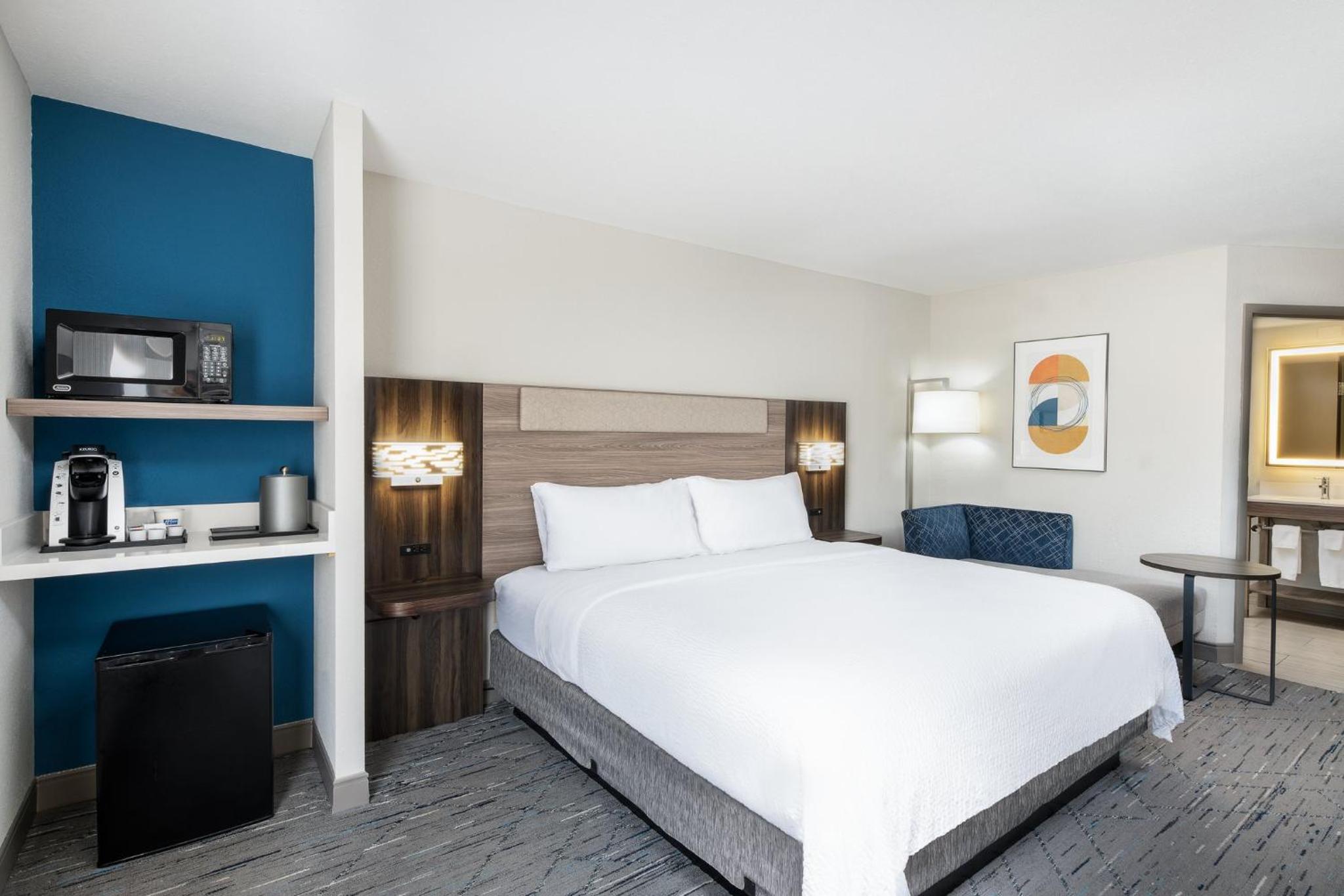 Standard King Room - Photo 2