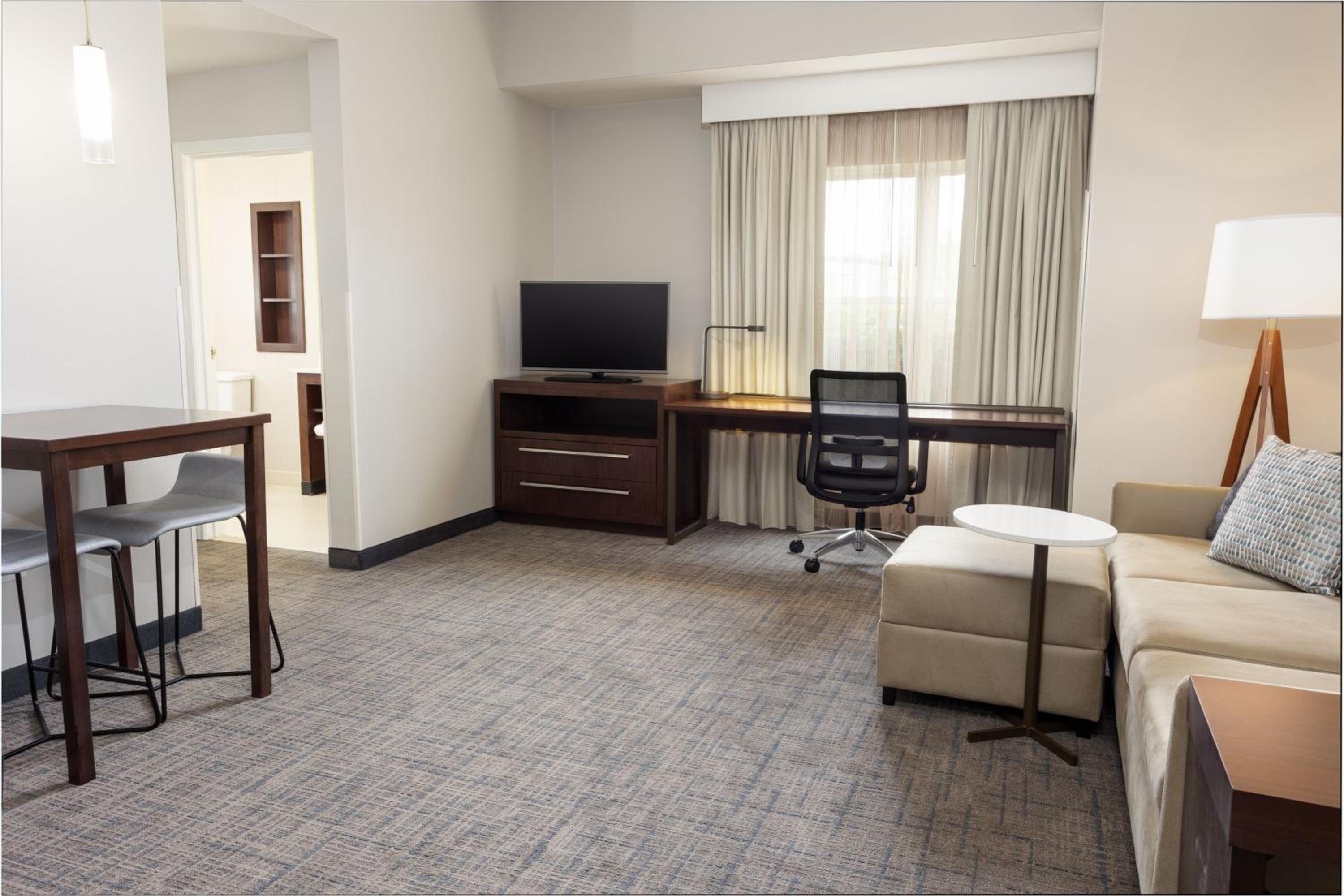 King Suite with Bath Tub and Sofa Bed - Mobility Accessible photo 3