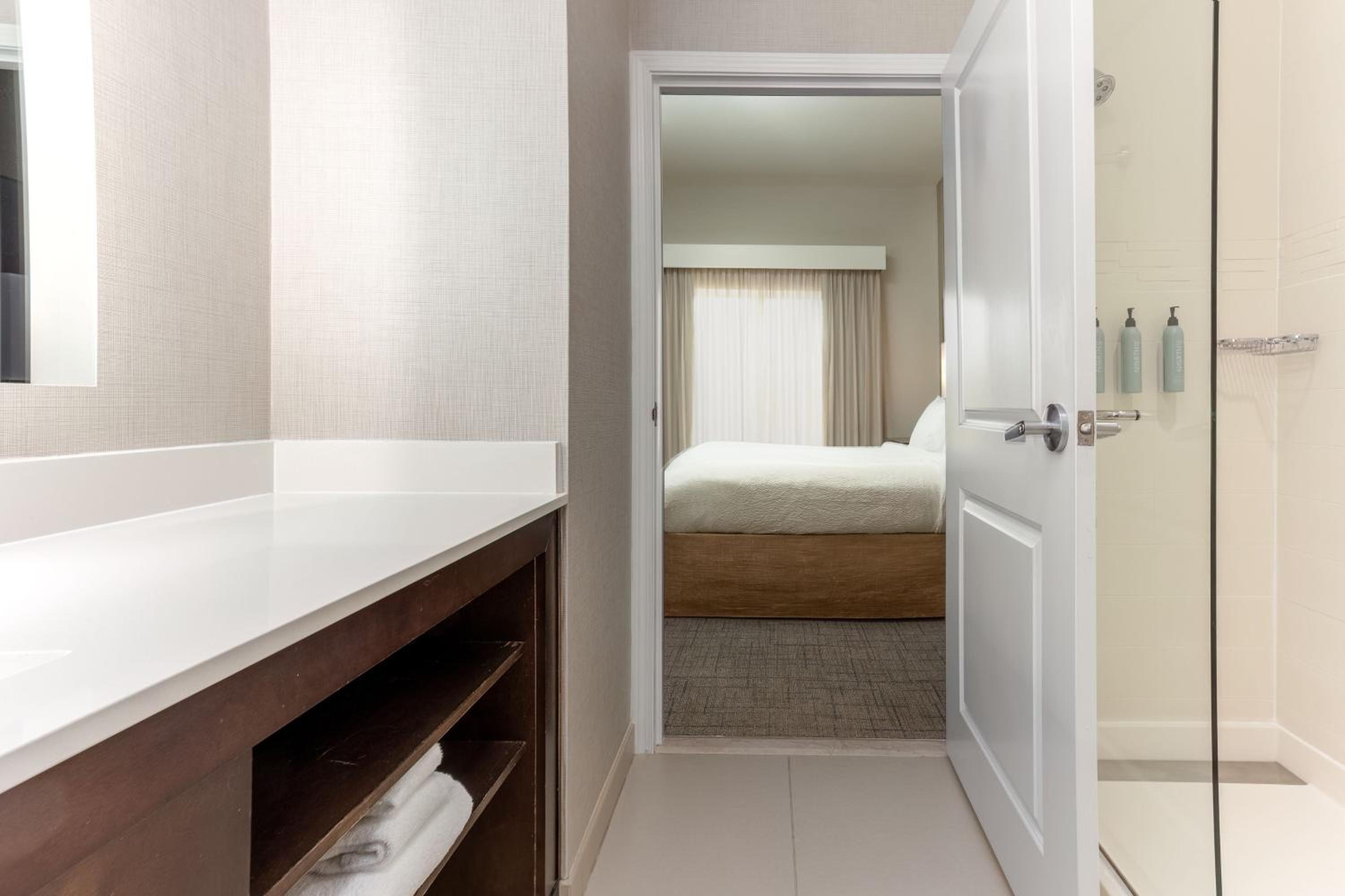 One-Bedroom King Studio Suite with Sofa Bed - Hearing Accessible photo 2