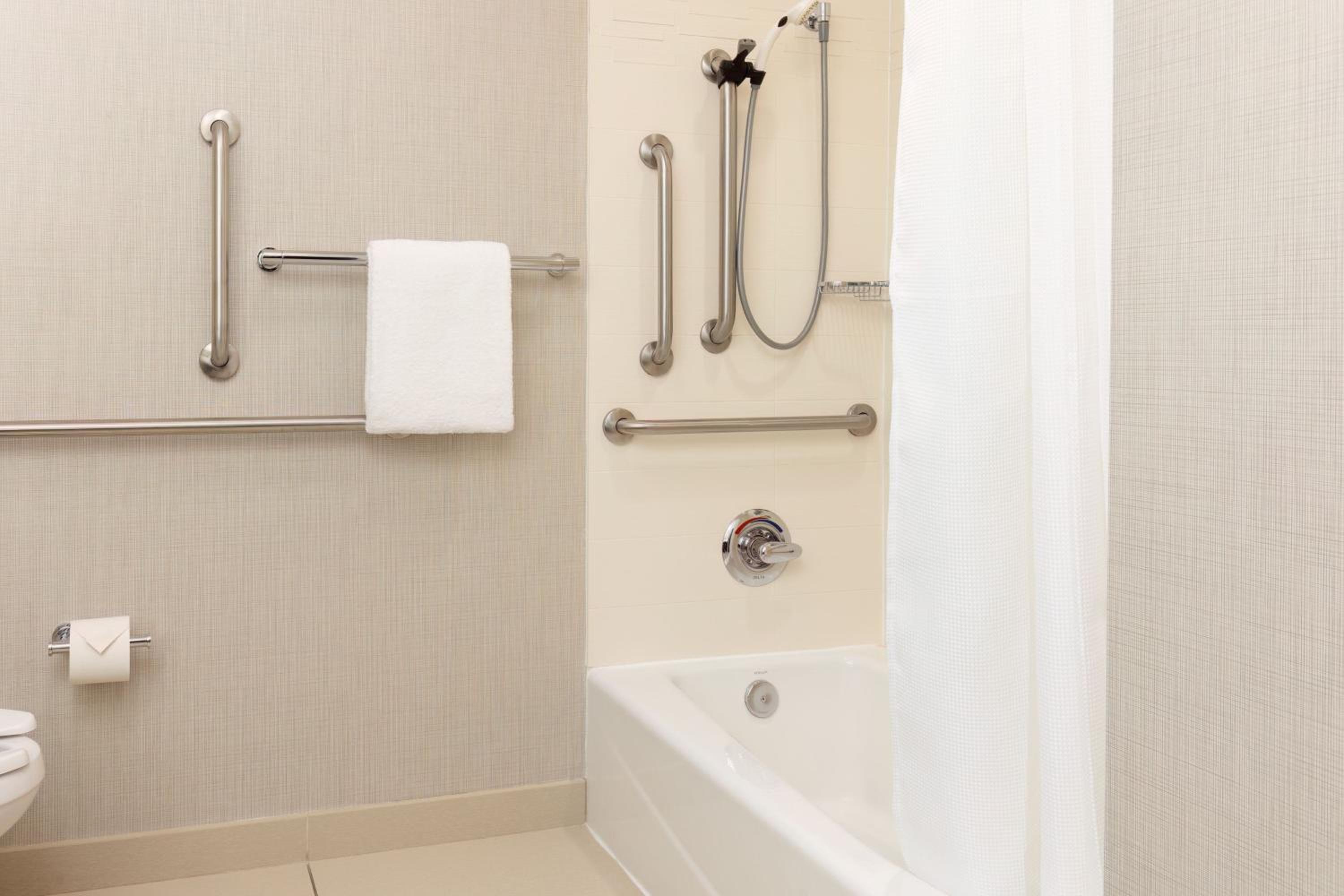 King Suite with Bath Tub and Sofa Bed - Mobility Accessible photo 2