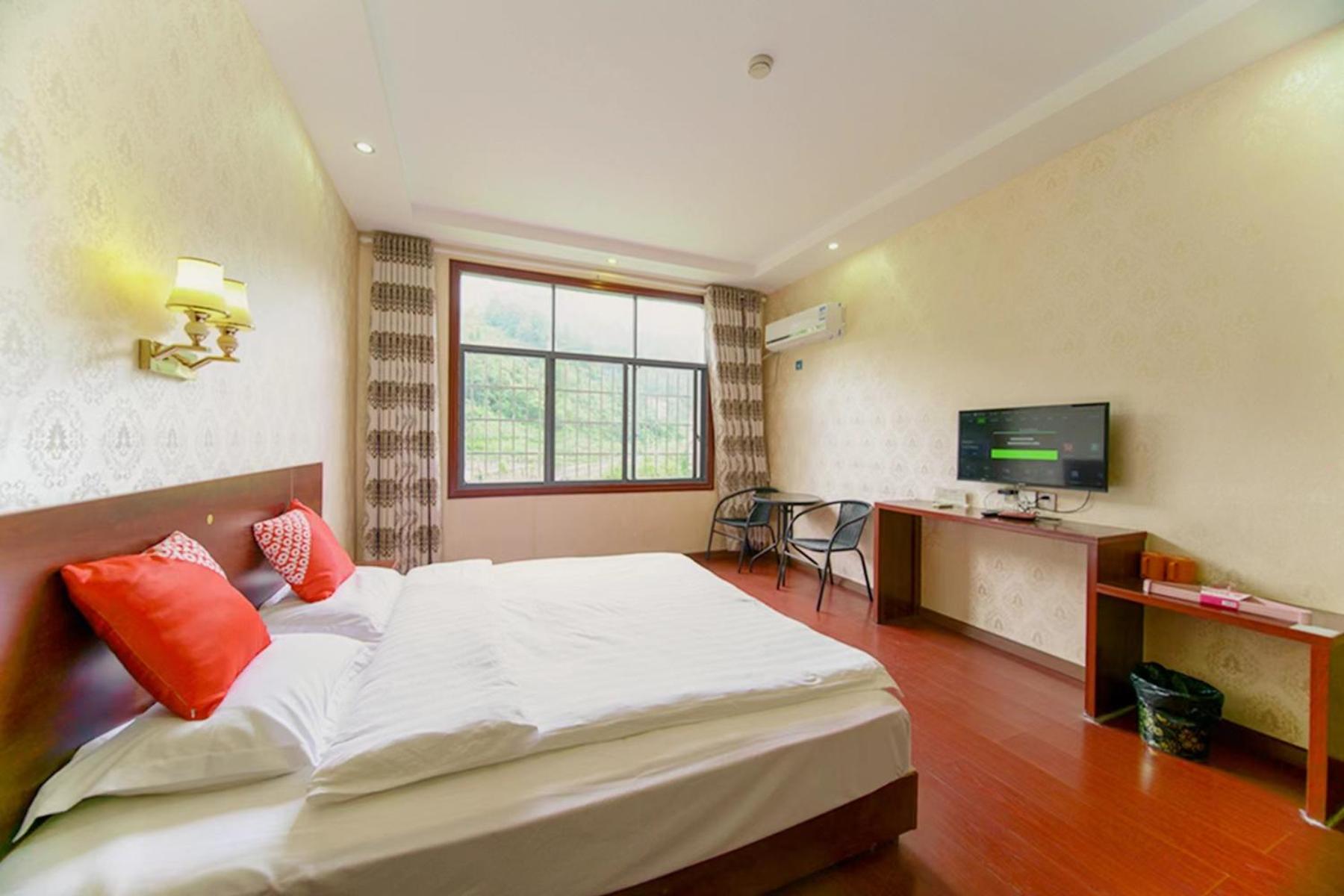 Deluxe Twin Room photo 2