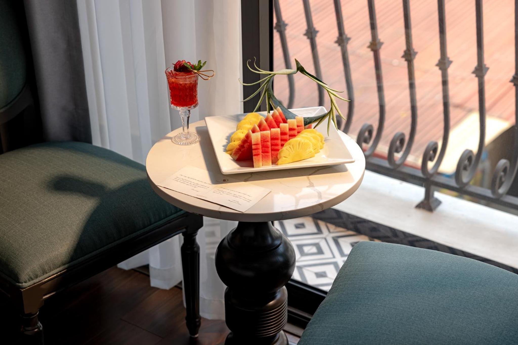 Premier Room Balcony with Mountain View photo 2