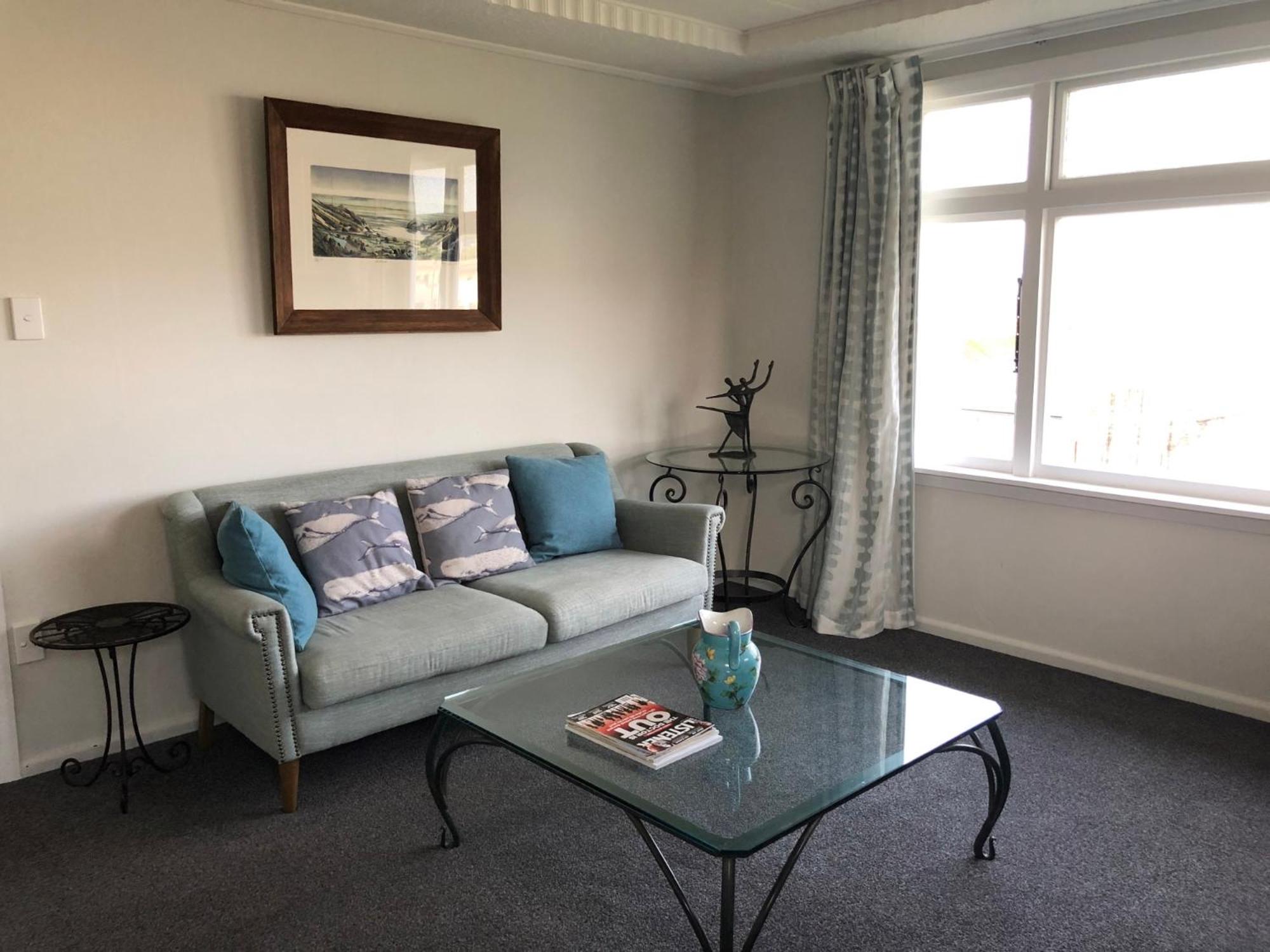 Two-Bedroom Apartment with Balcony and Sea View photo 2