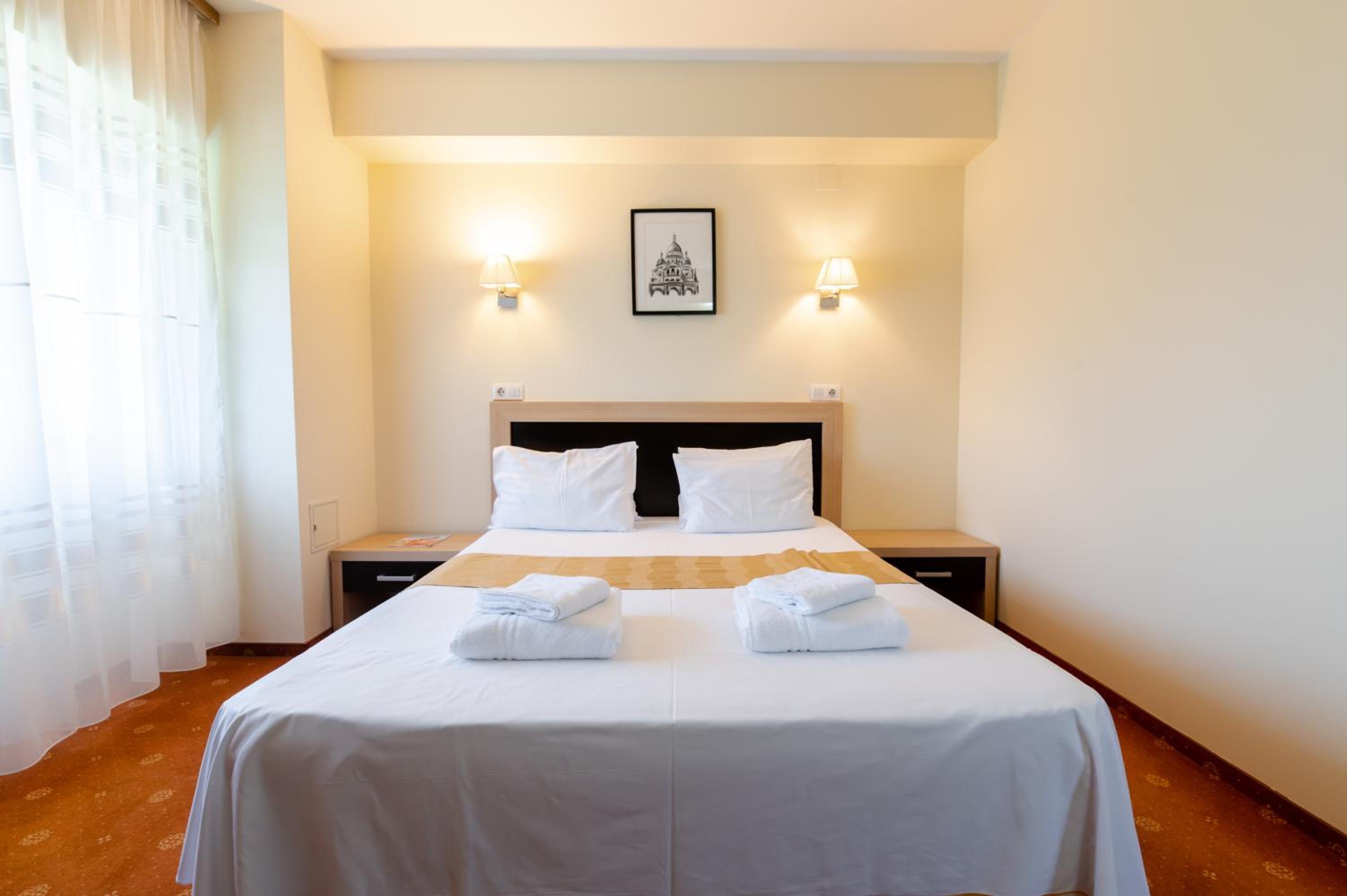 Deluxe Suite with Balcony photo 1