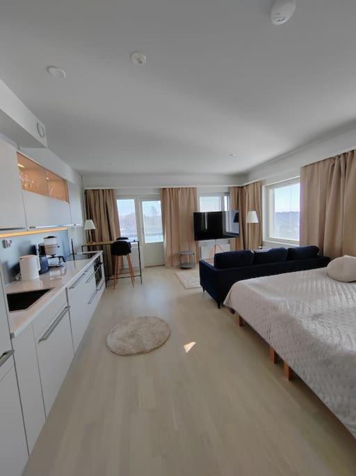 One-Bedroom Apartment photo 1
