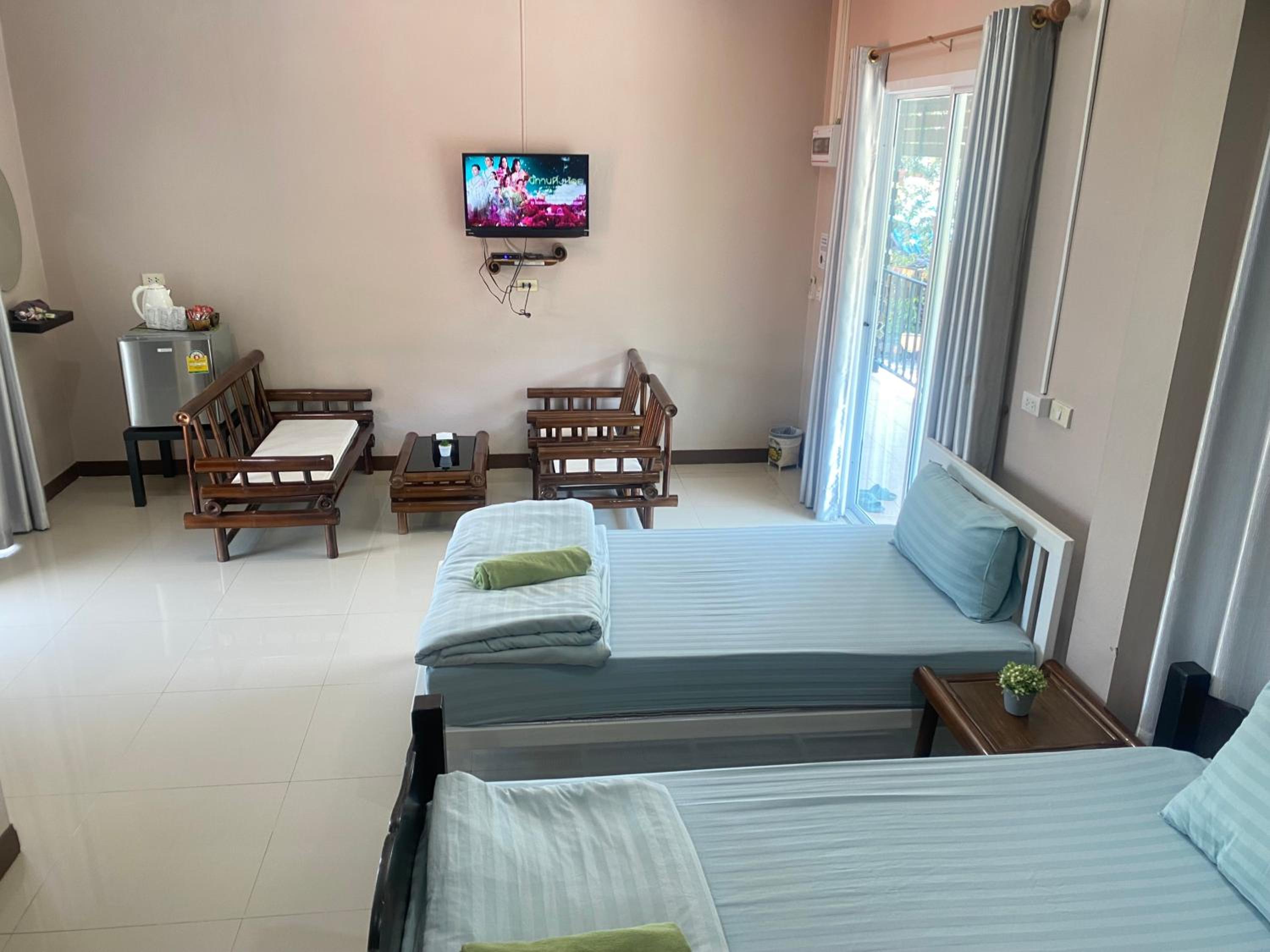 Family Room - Photo 13