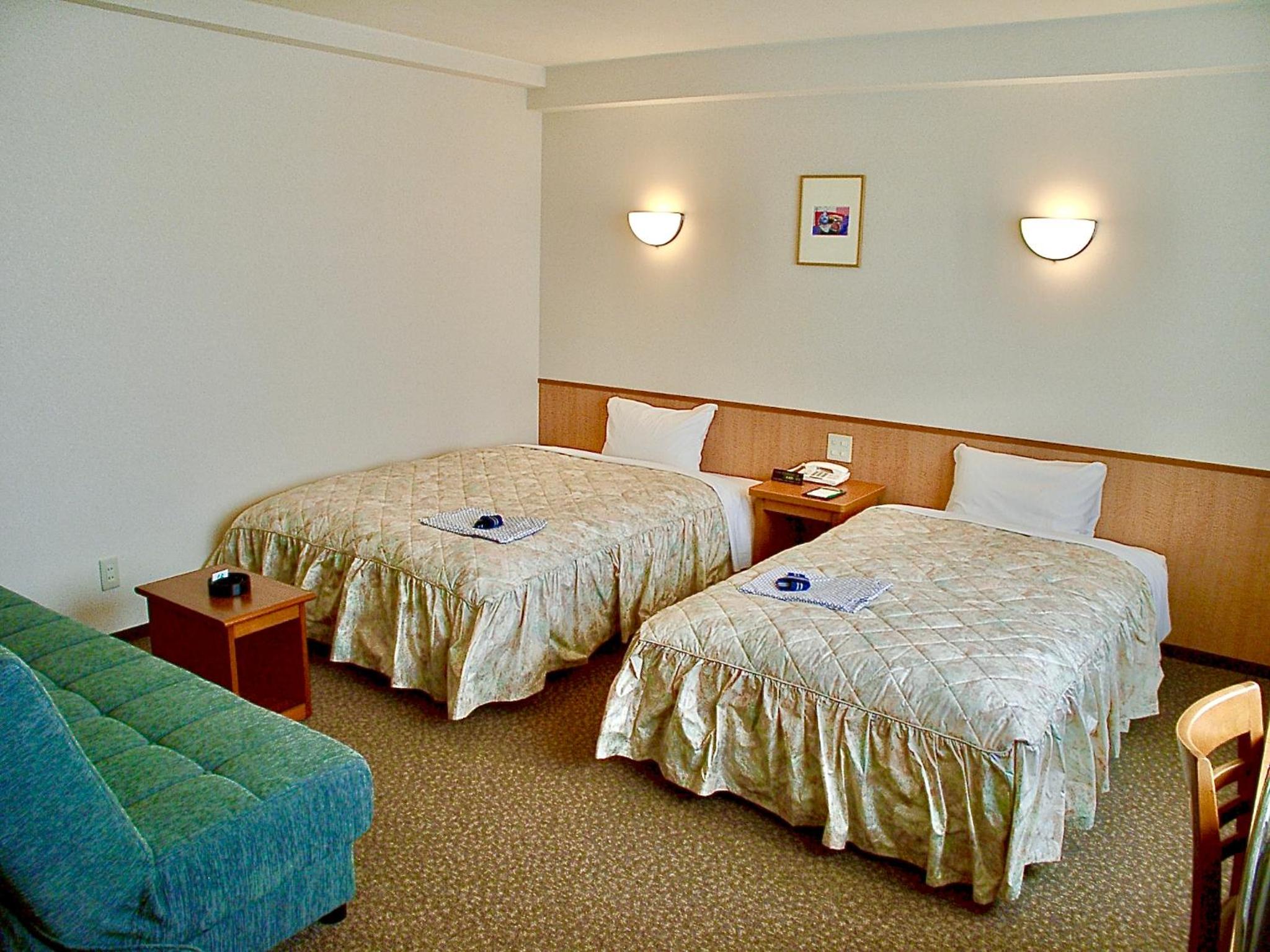 Twin Room 1 - Smoking - Photo 1