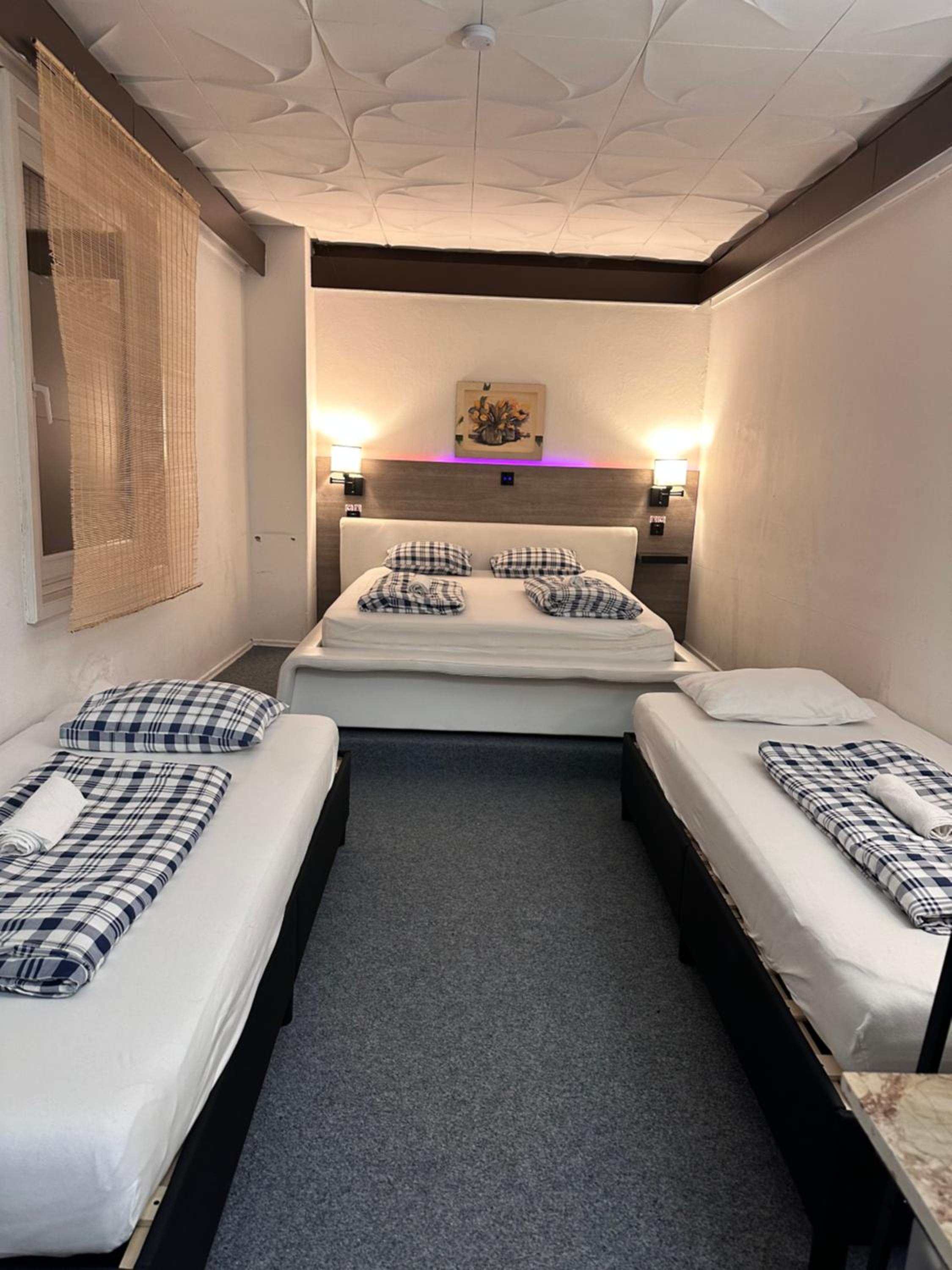 Deluxe Room - Photo 1
