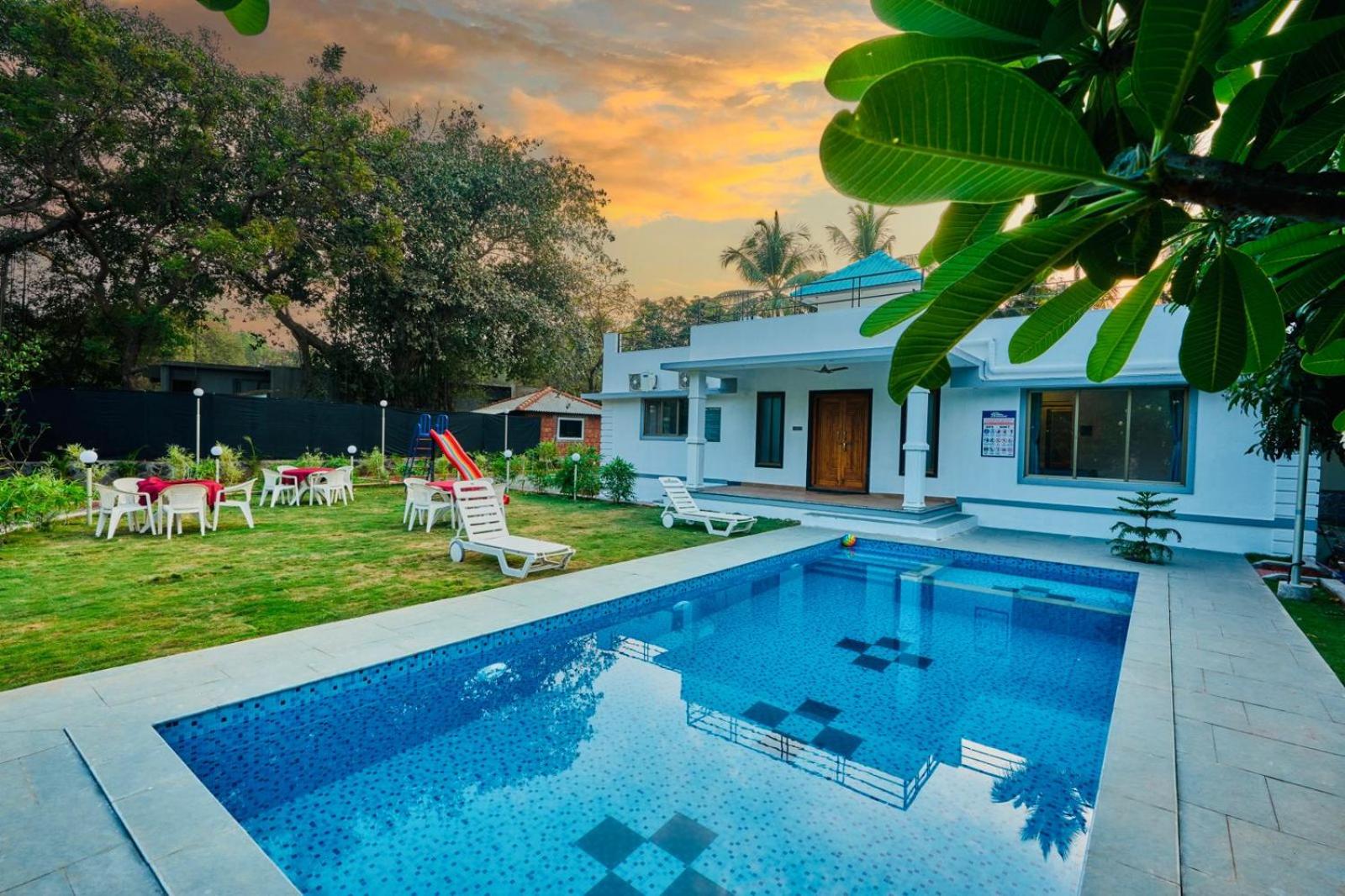 Three-Bedroom Villa photo 2
