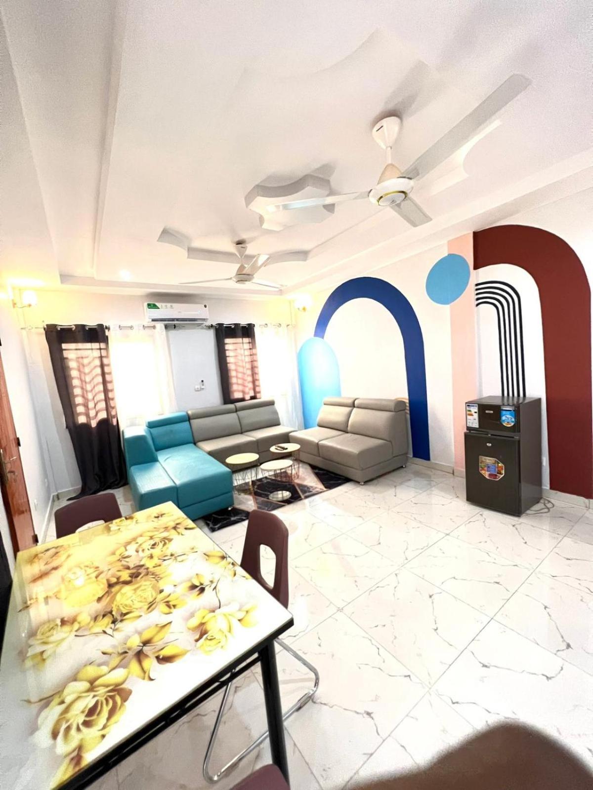One-Bedroom Apartment photo 2