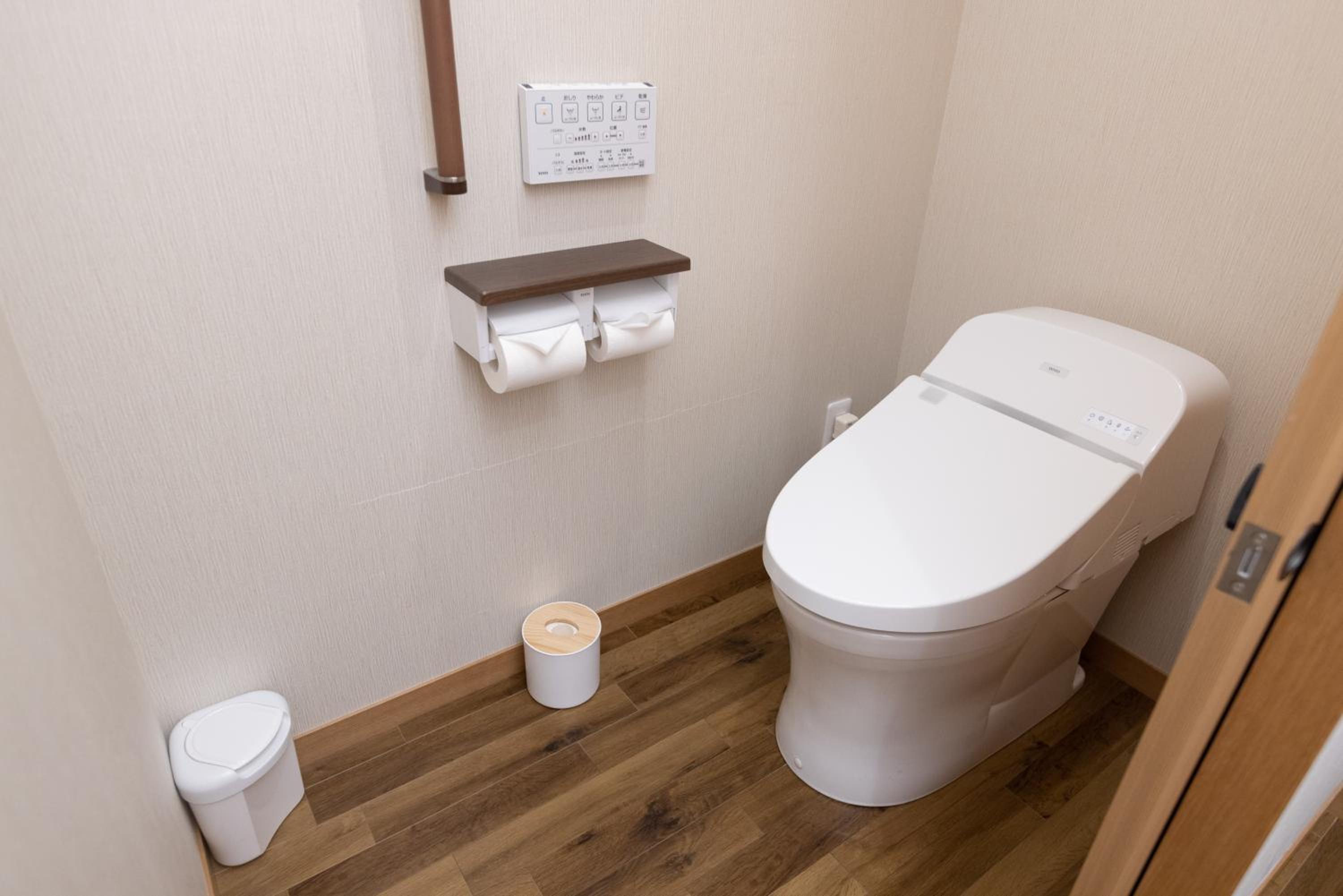 Twin Room with Shower - Photo 2