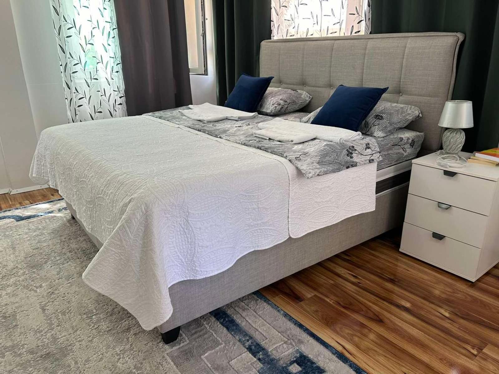 Studio Apartment photo 1