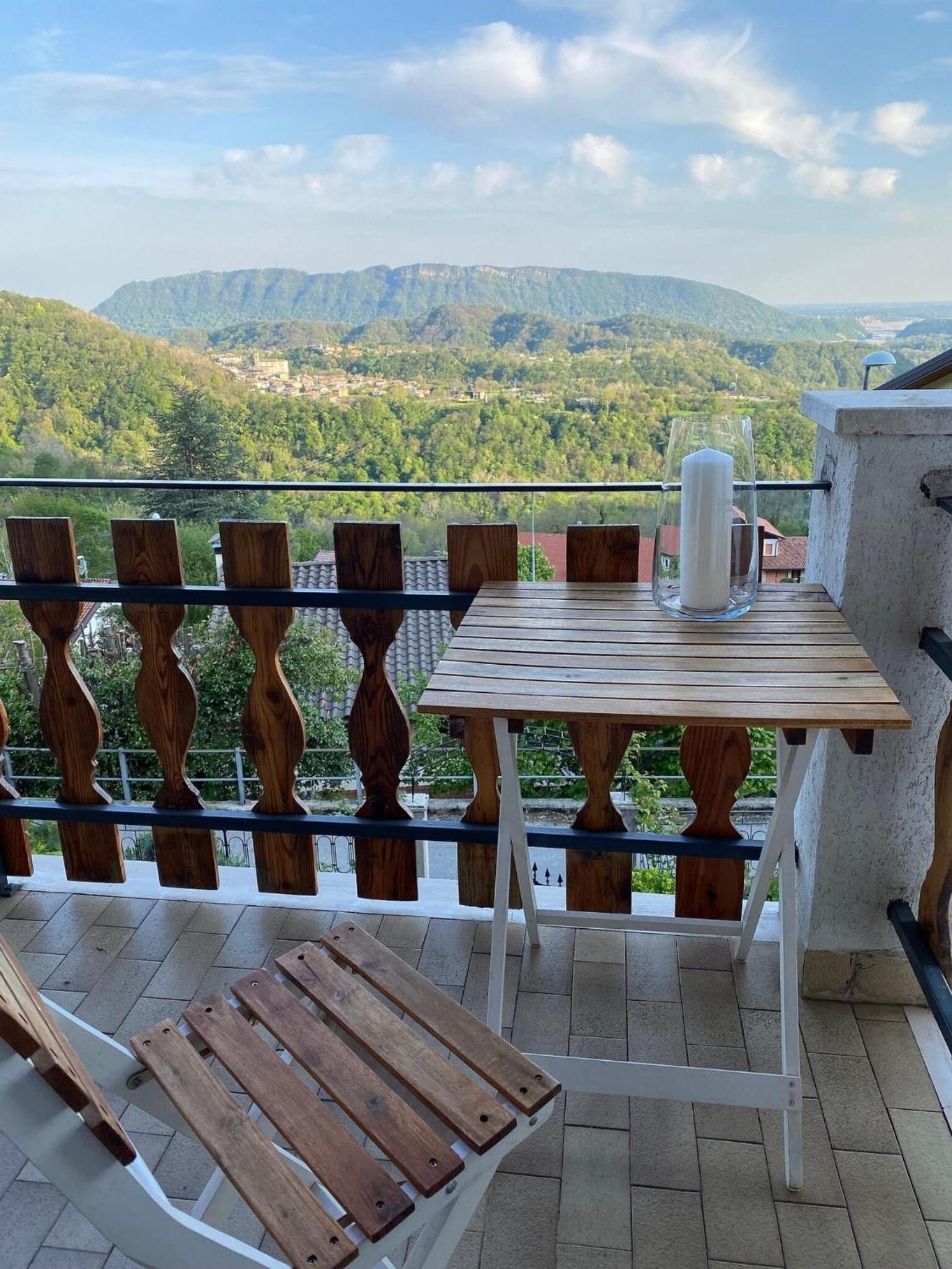 Two-Bedroom Apartment with View photo 3