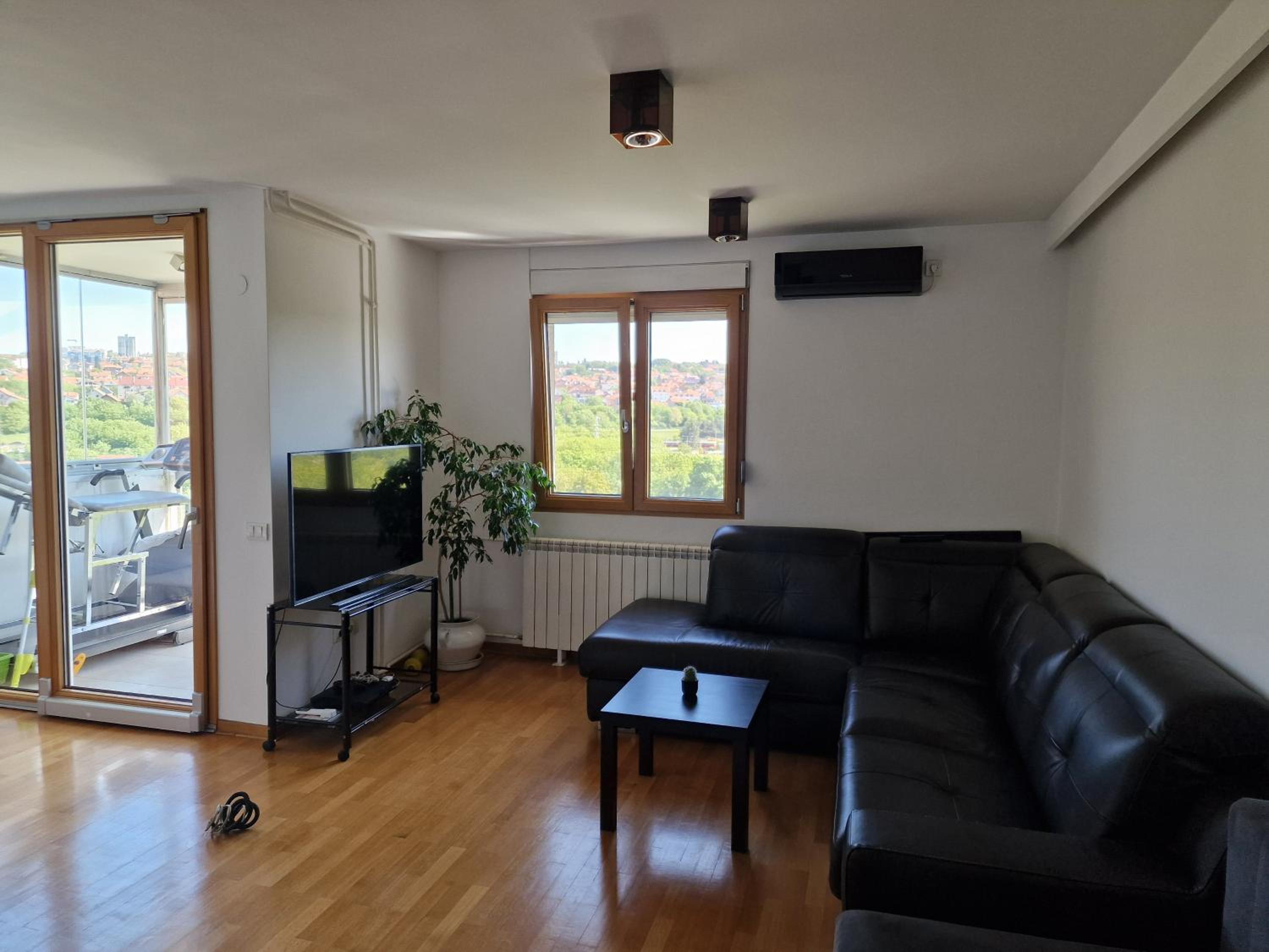 One-Bedroom Apartment photo 3