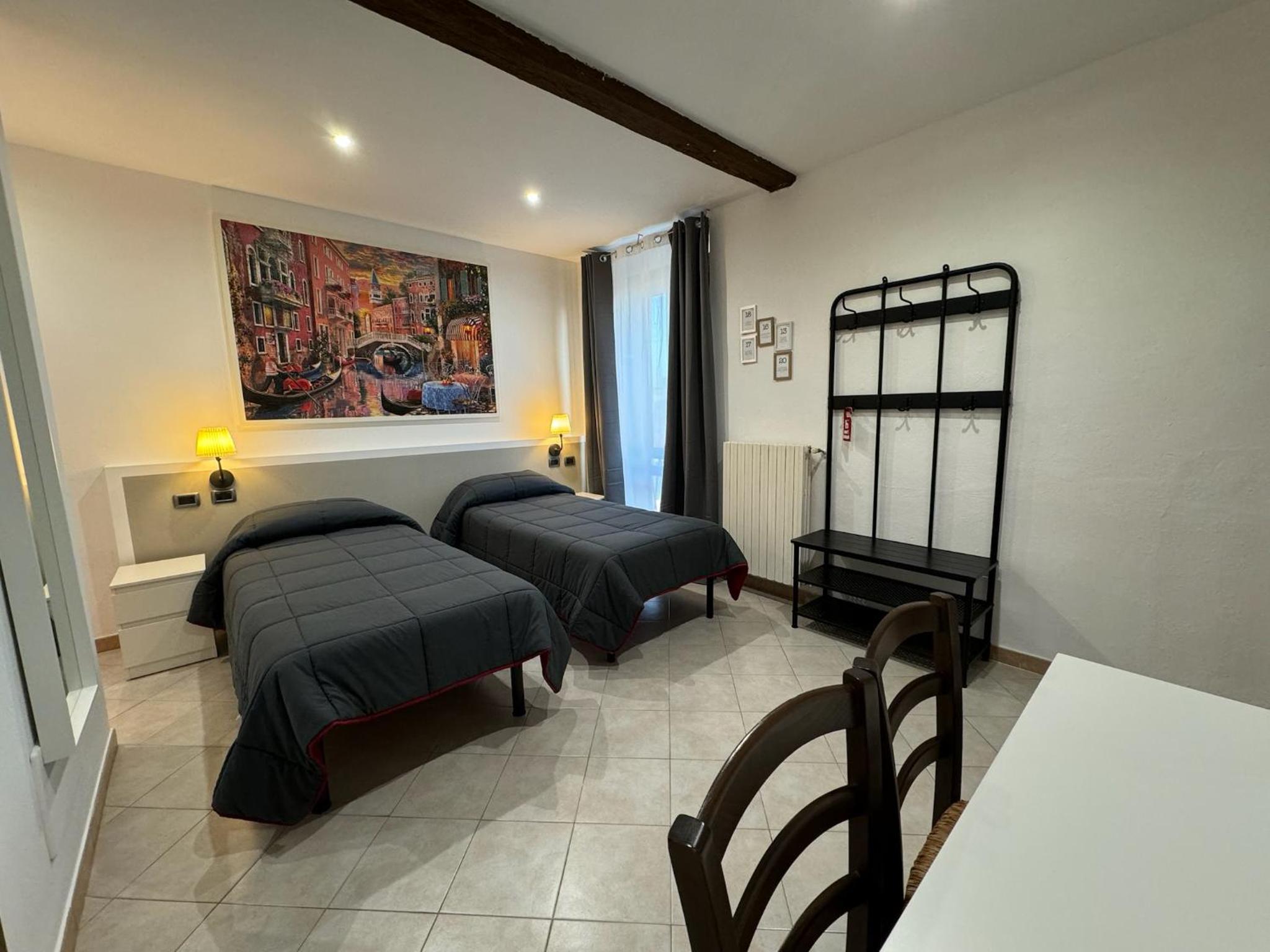 Single Room photo 2