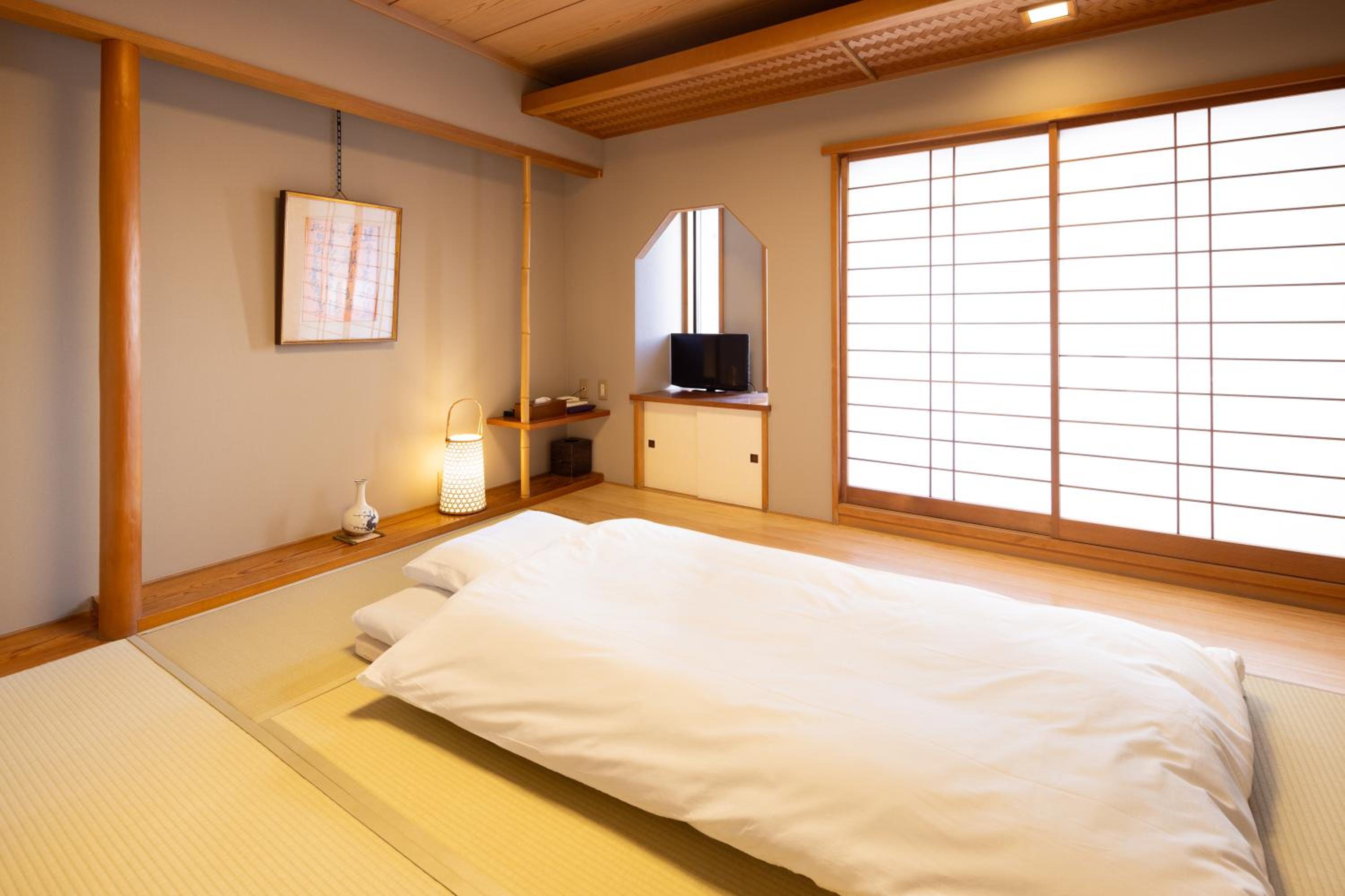【Renovated】Japanese-Western Deluxe Twin Room - Non-Smoking - No Meals photo 3