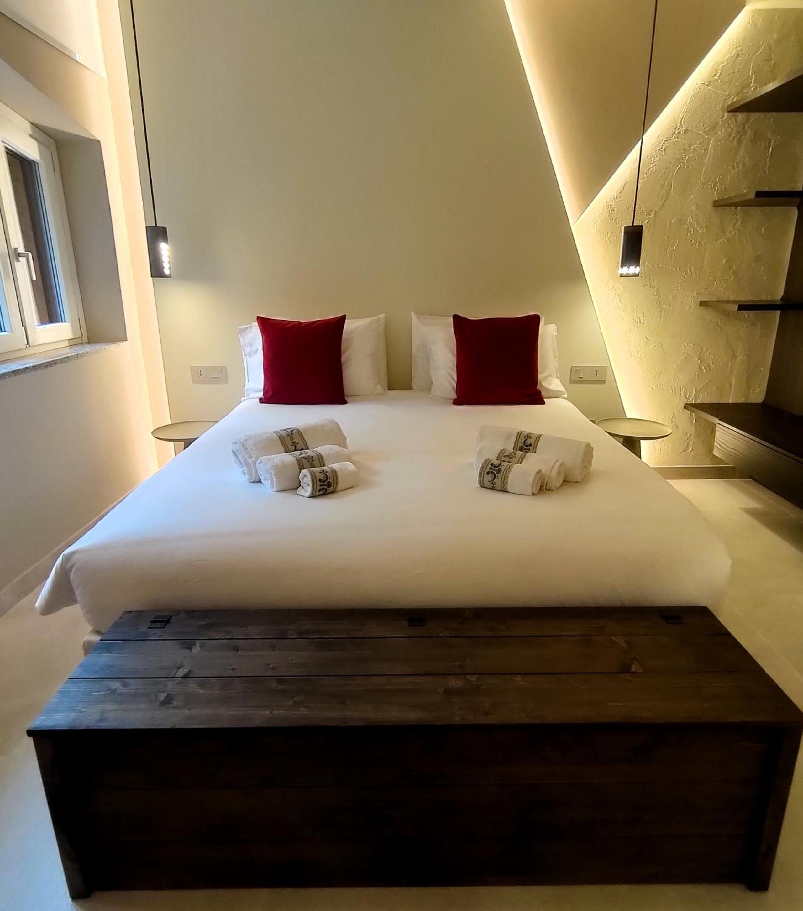 King Studio with Sofa Bed