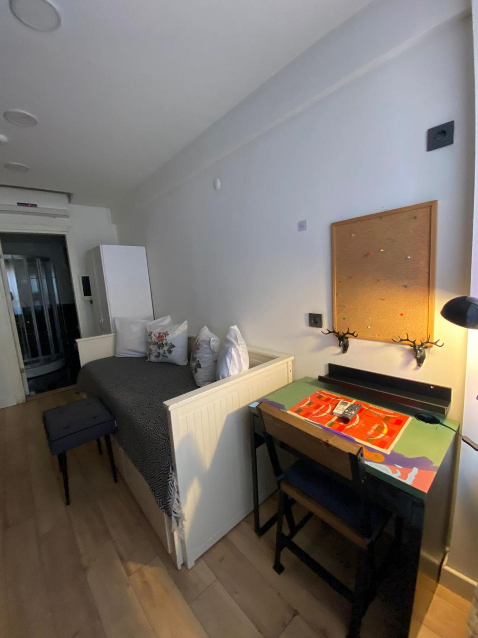 Small Single Room photo 2