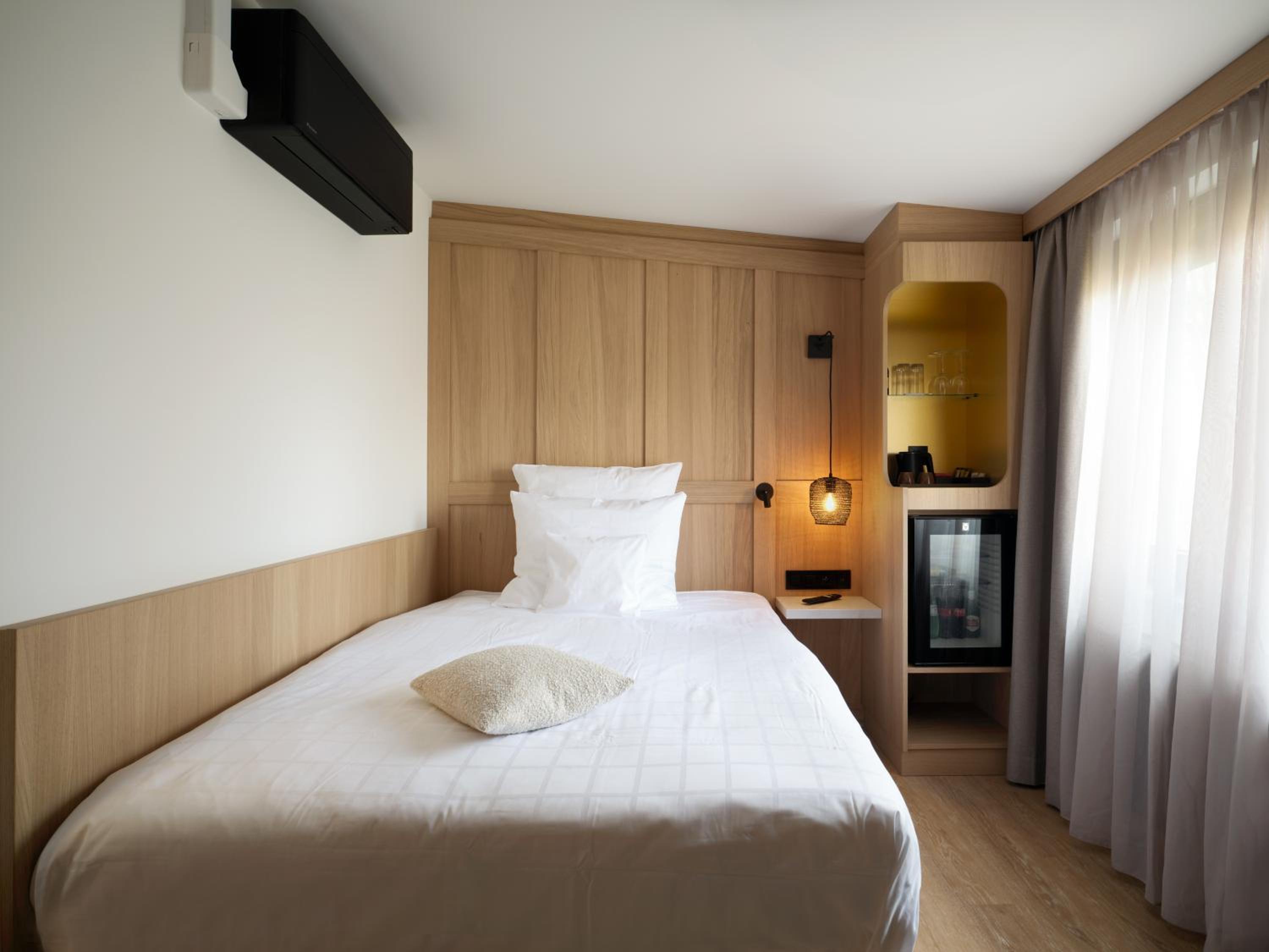 Single Room photo 2