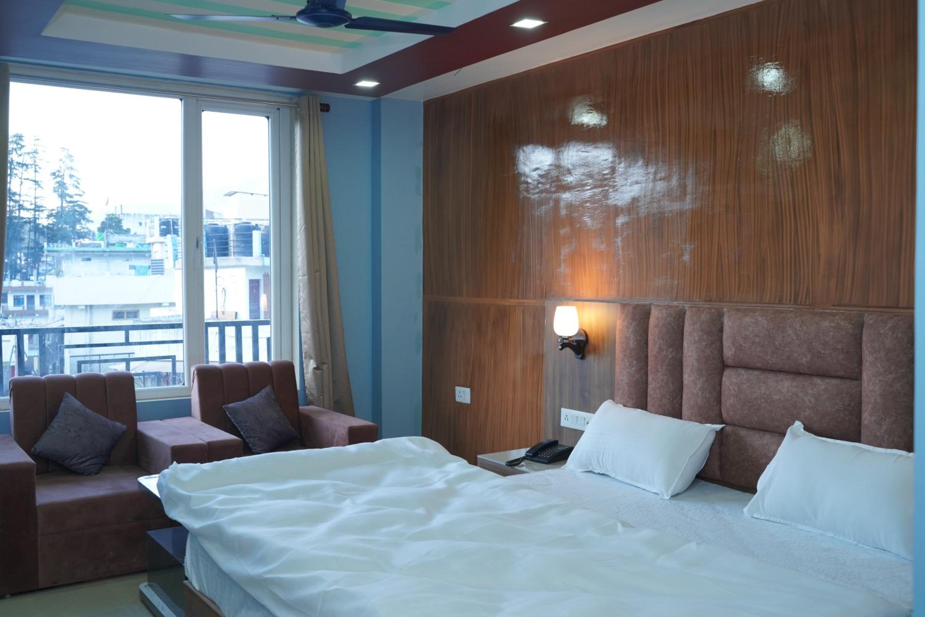Deluxe Room - Photo 18