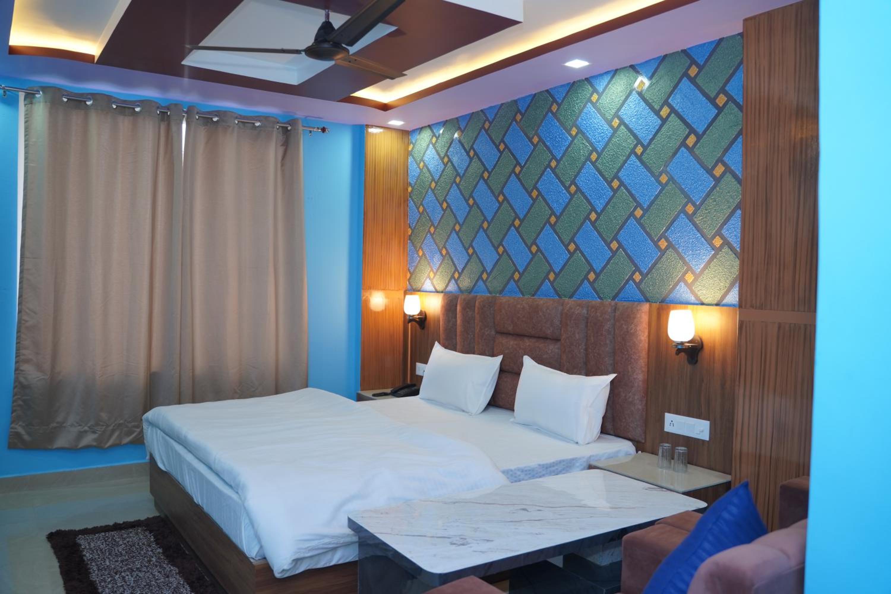 Deluxe Room - Photo 5