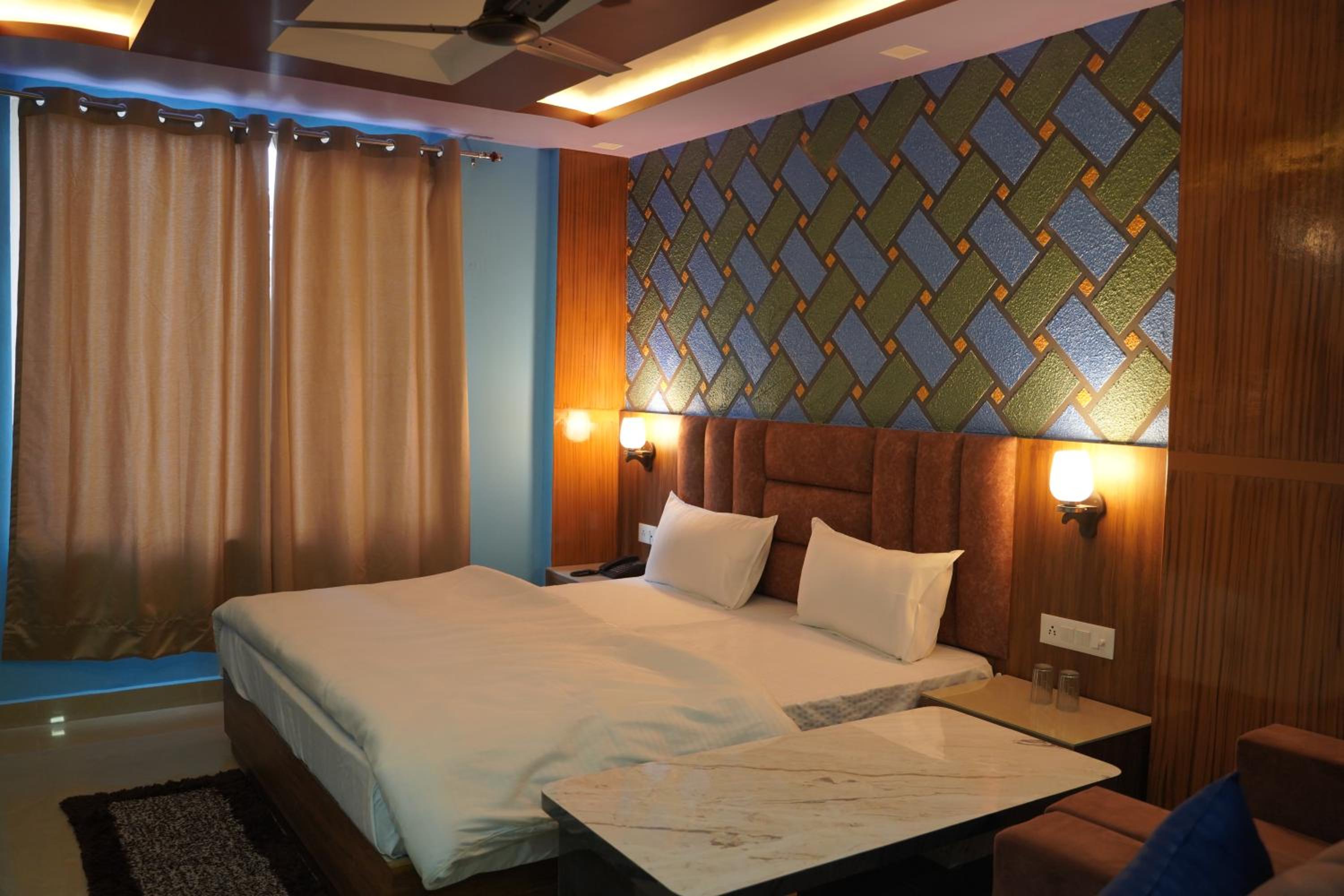 Deluxe Room - Photo 6