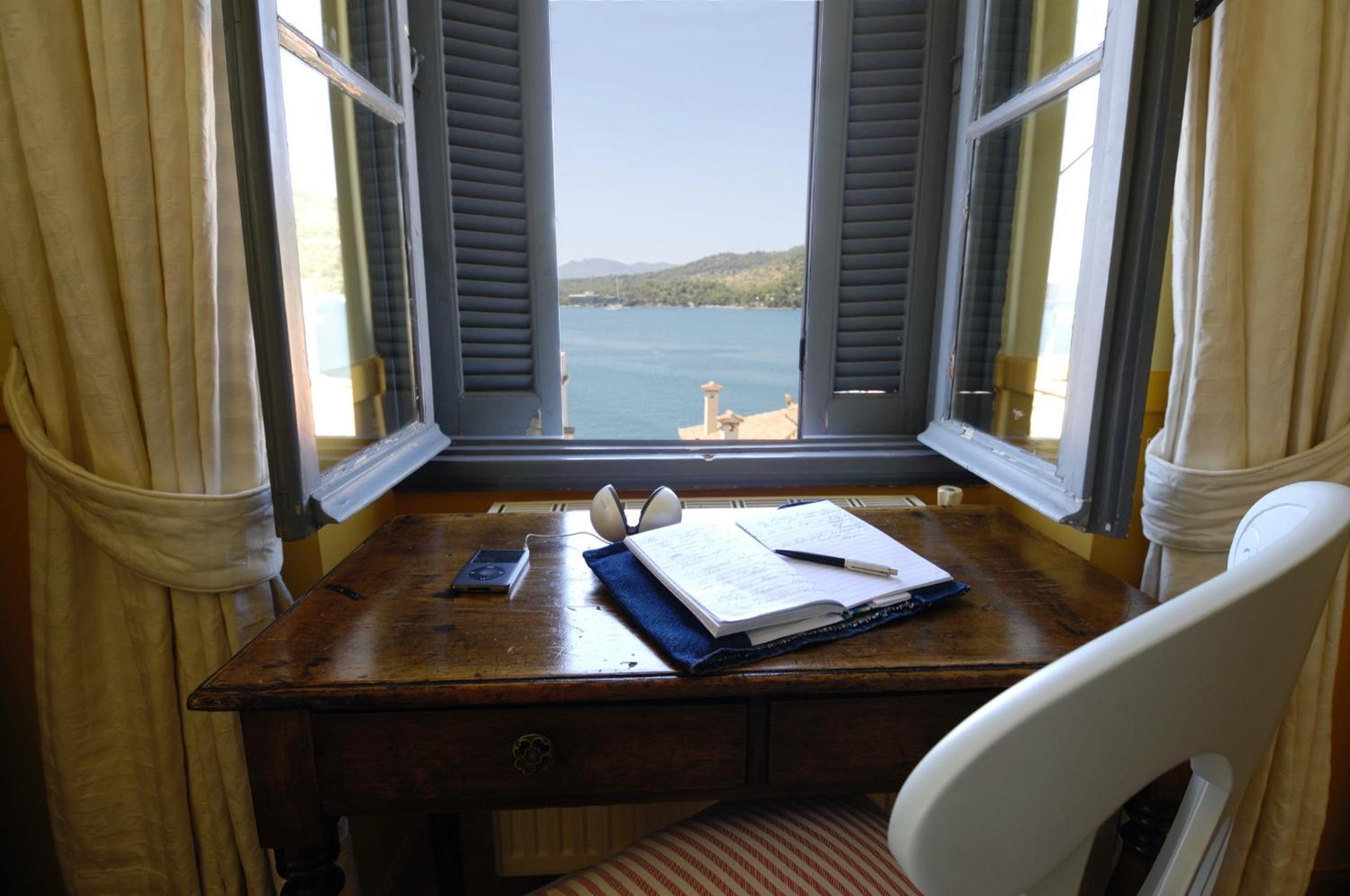 Apartment with Sea View - Photo 5