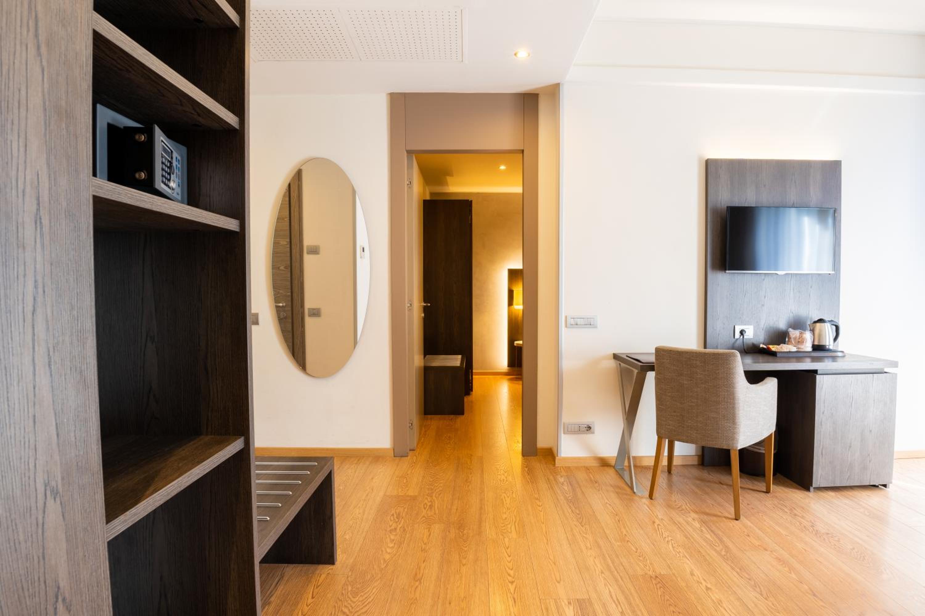 Suite - Photo 4