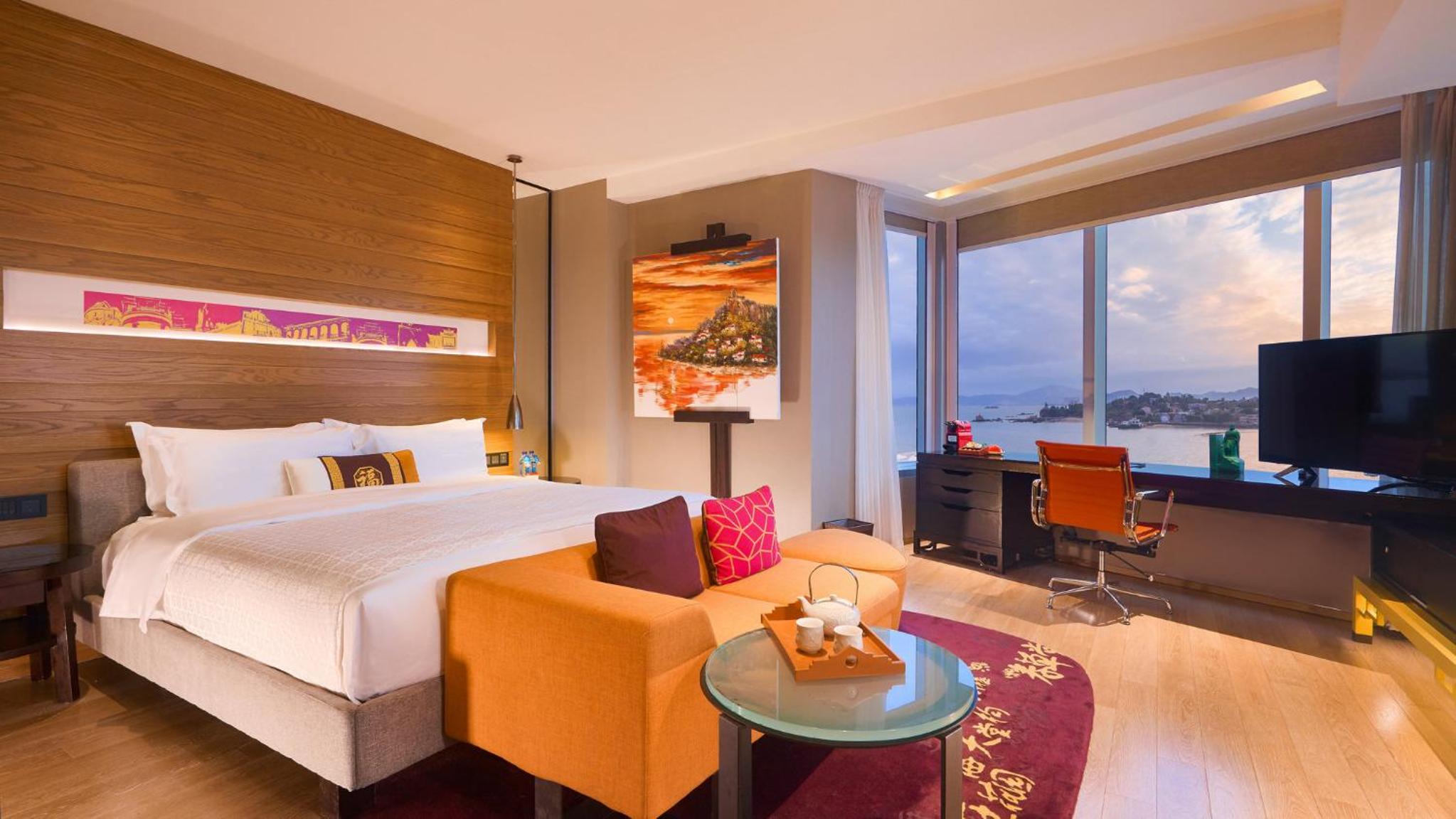 Premium King Room with Sea View - Photo 1