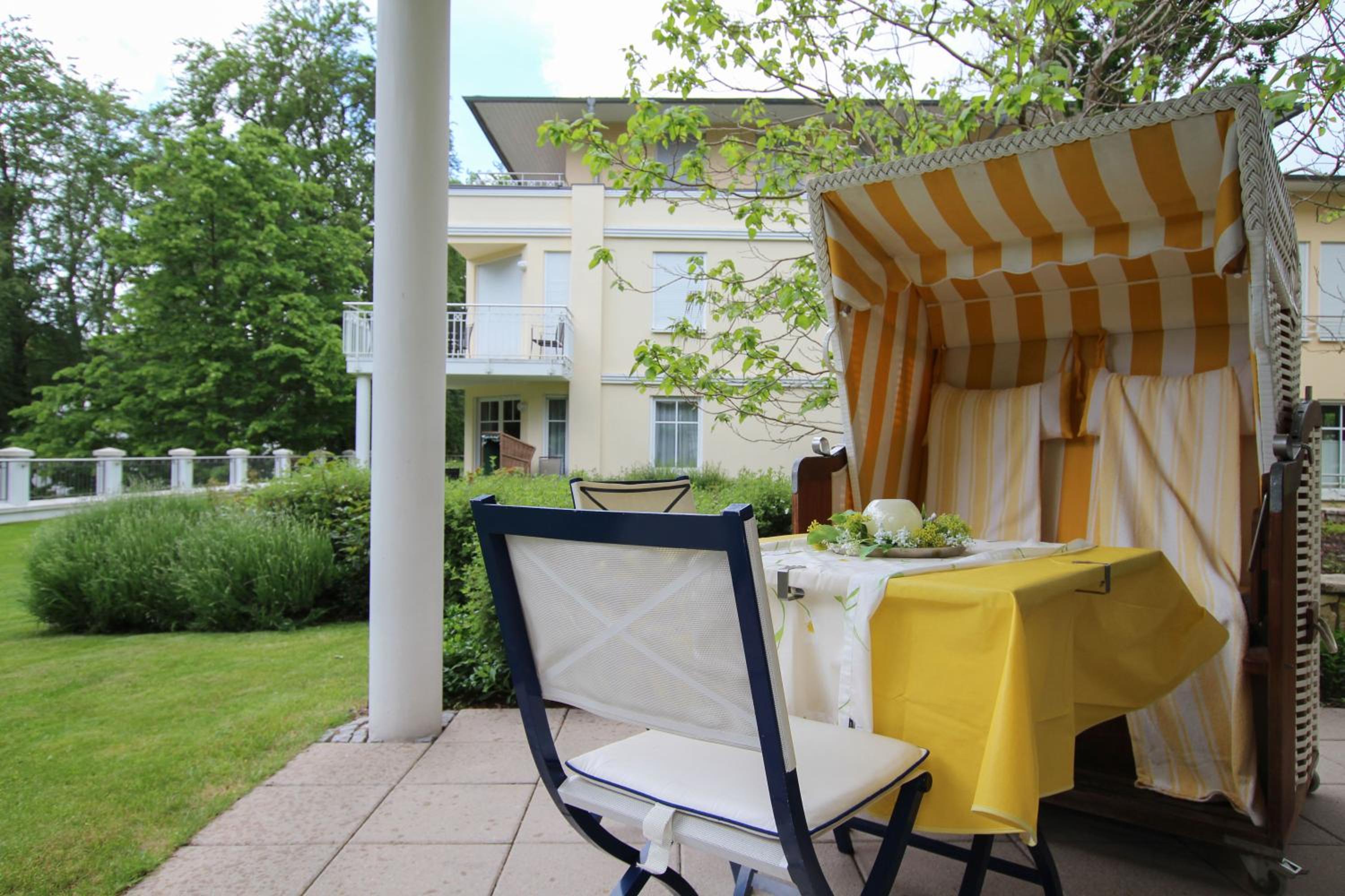 One-Bedroom Apartment with Terrace photo 2