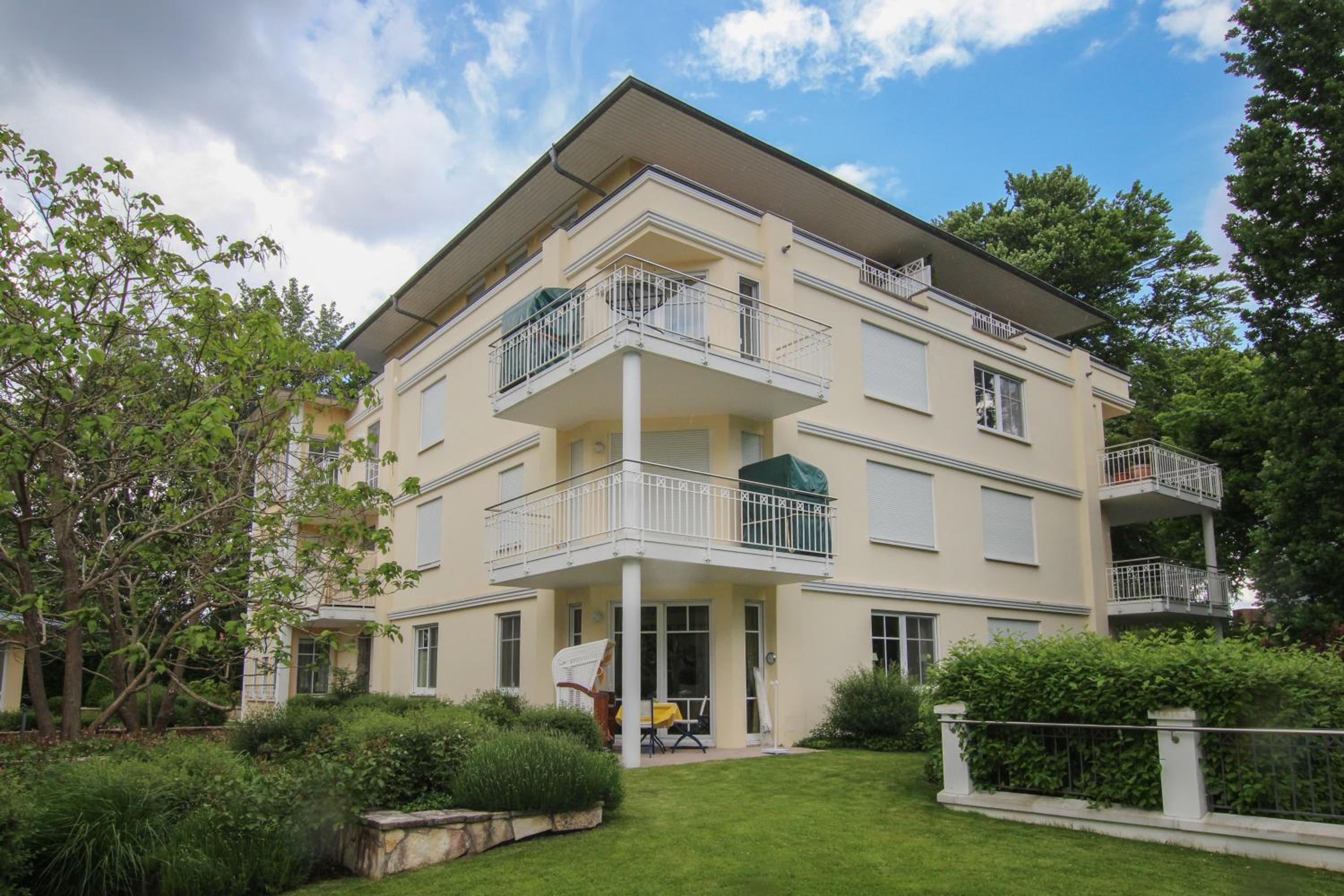 One-Bedroom Apartment with Terrace photo 3