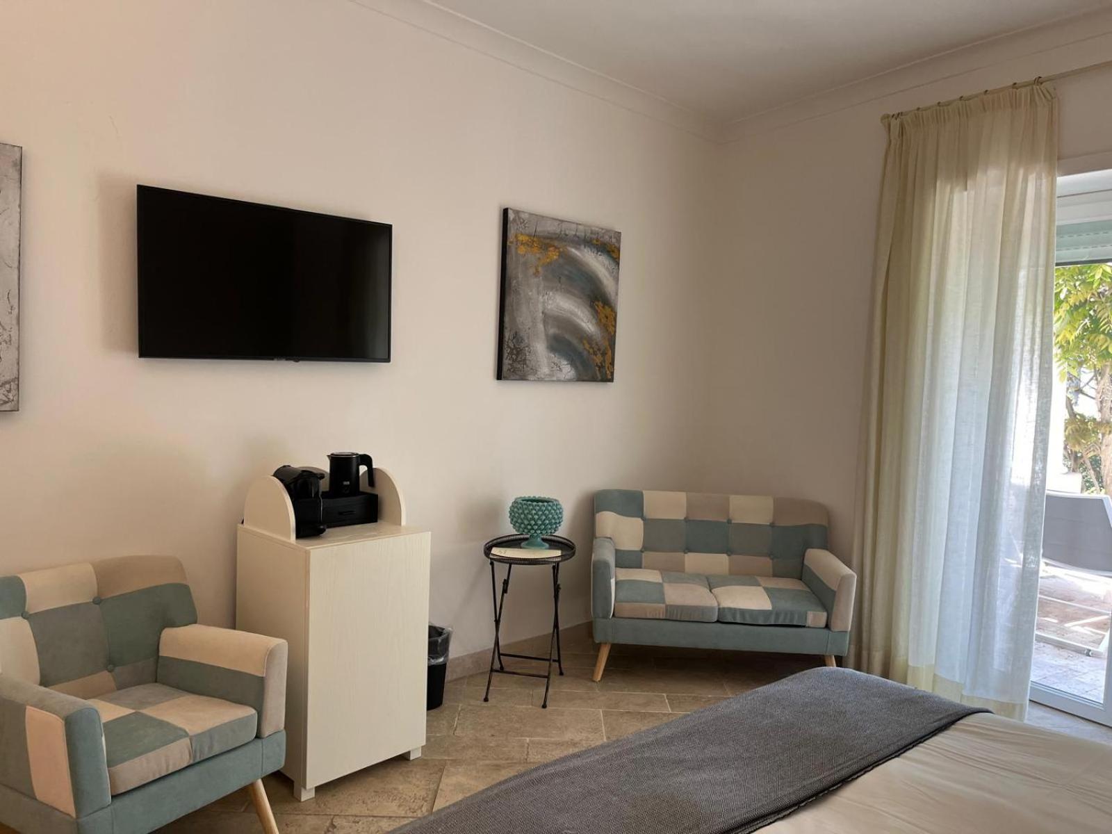 Double Room with Terrace and Sea View   - Photo 5