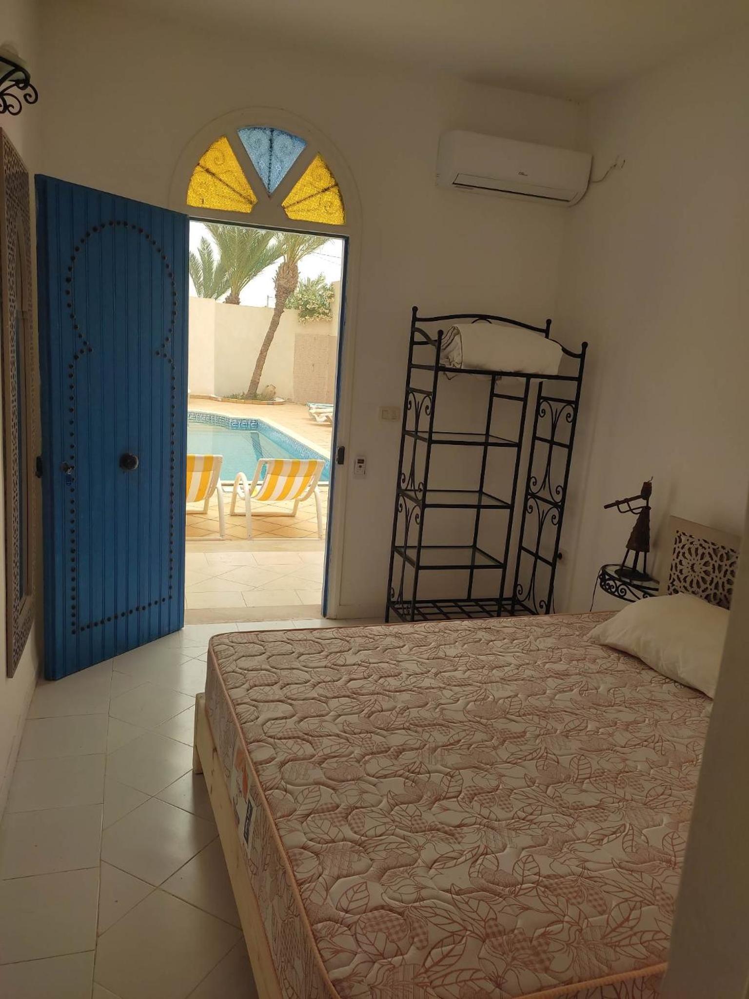 Villa photo 3