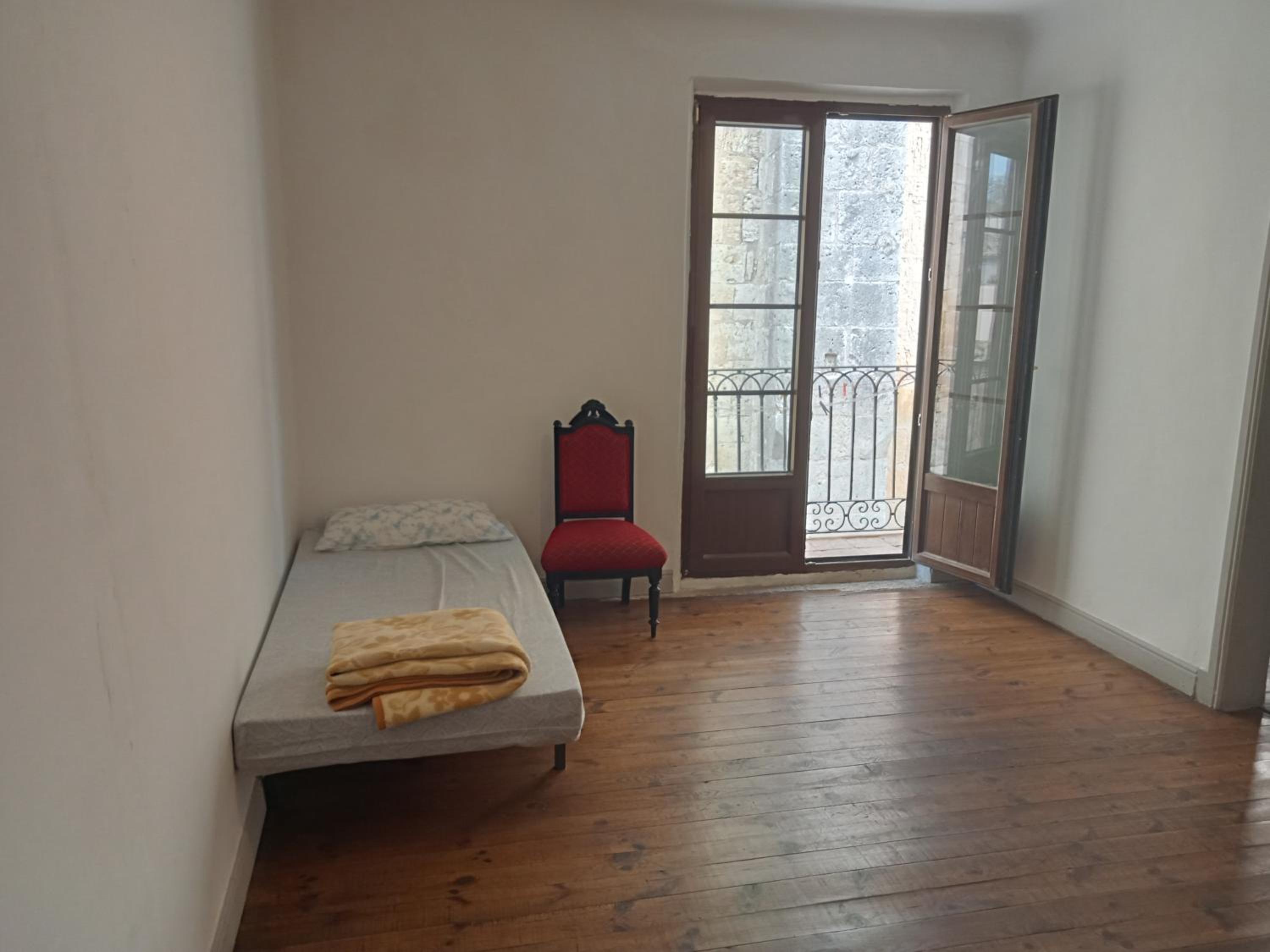 8-Bed Mixed Dormitory Room photo 3