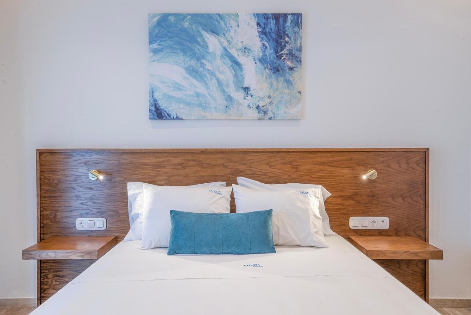 Deluxe Double Room with Balcony and Sea View