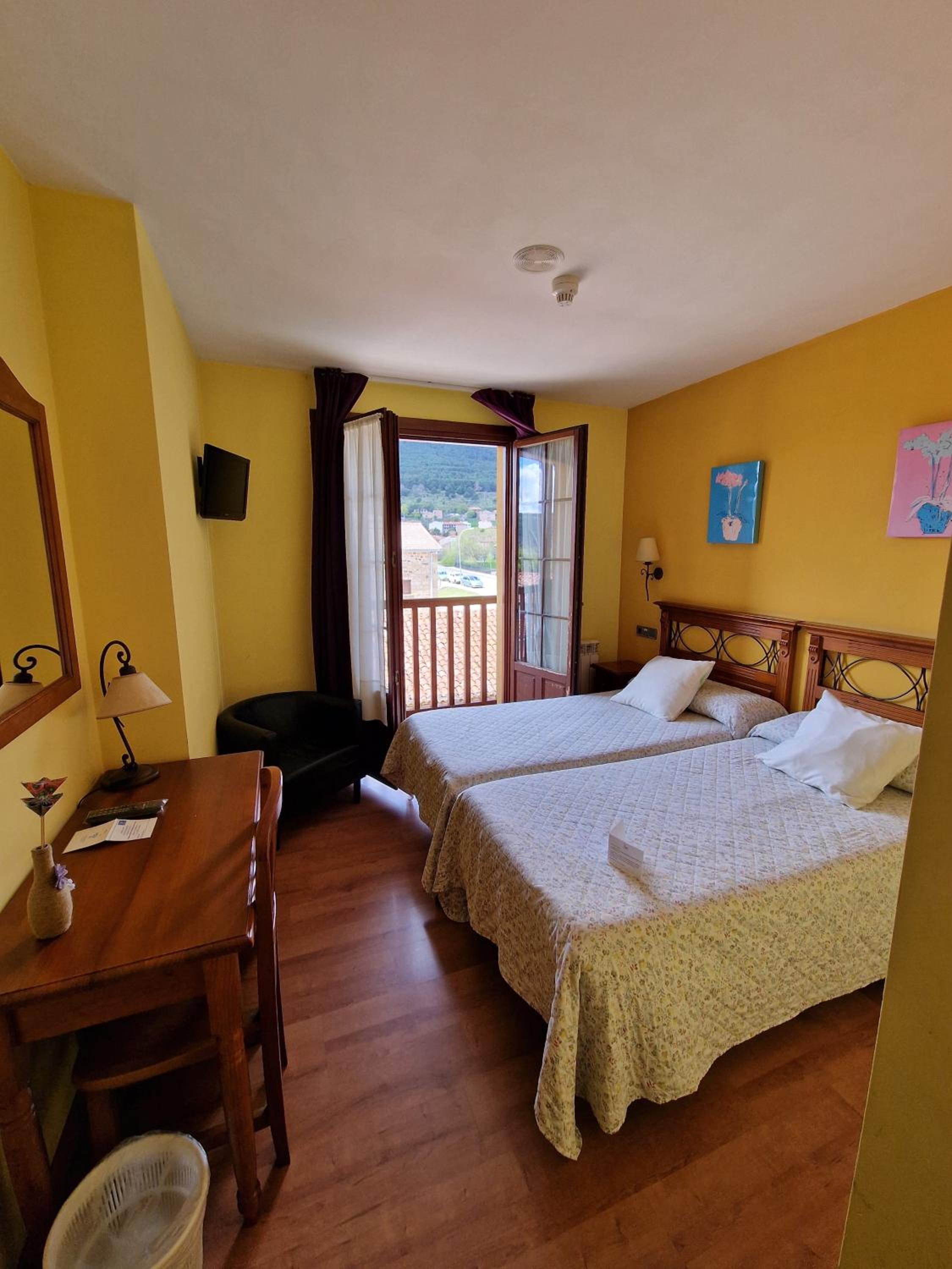 Habitación Doble Estándar o con Dos Camas Individuales.