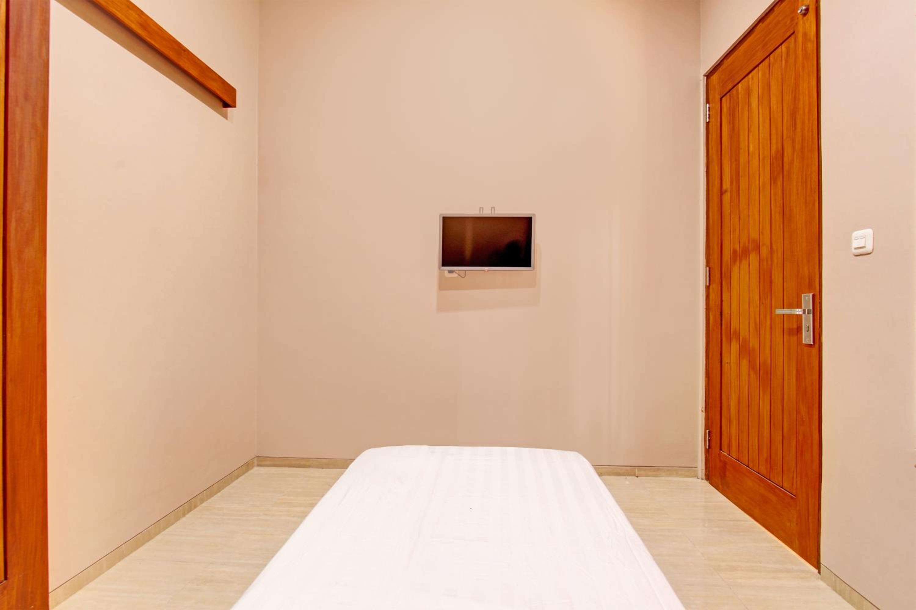 Budget Single Room