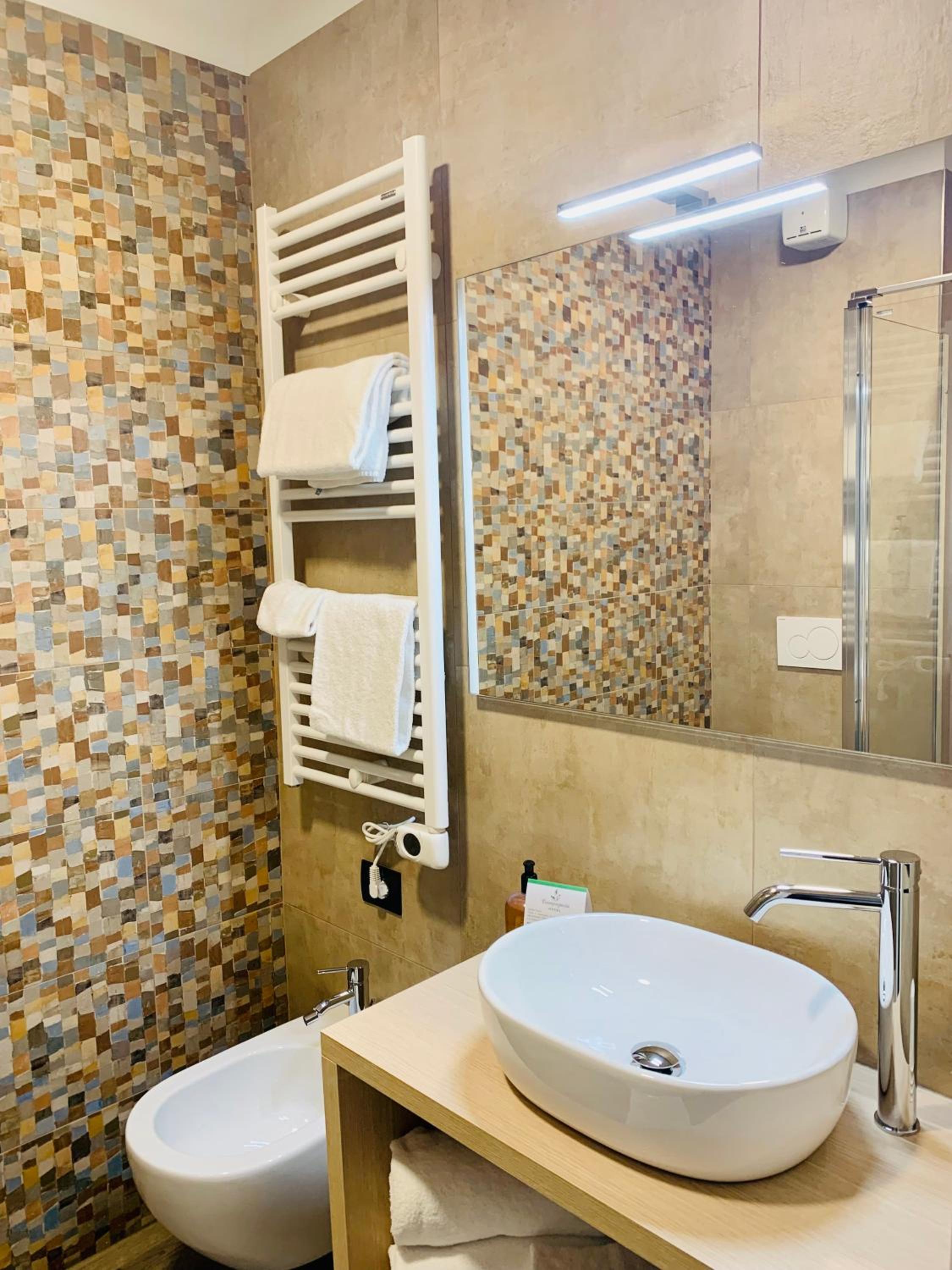 Quadruple Room - Photo 5