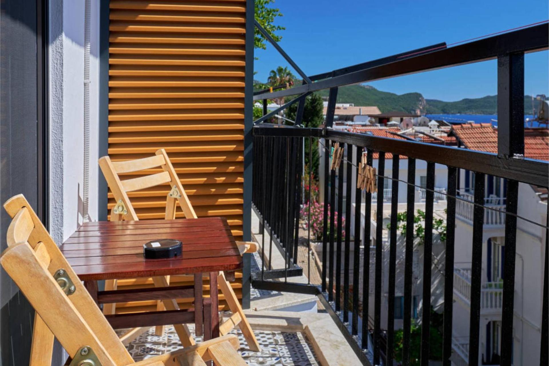 Triple Room with Balcony - Photo 10