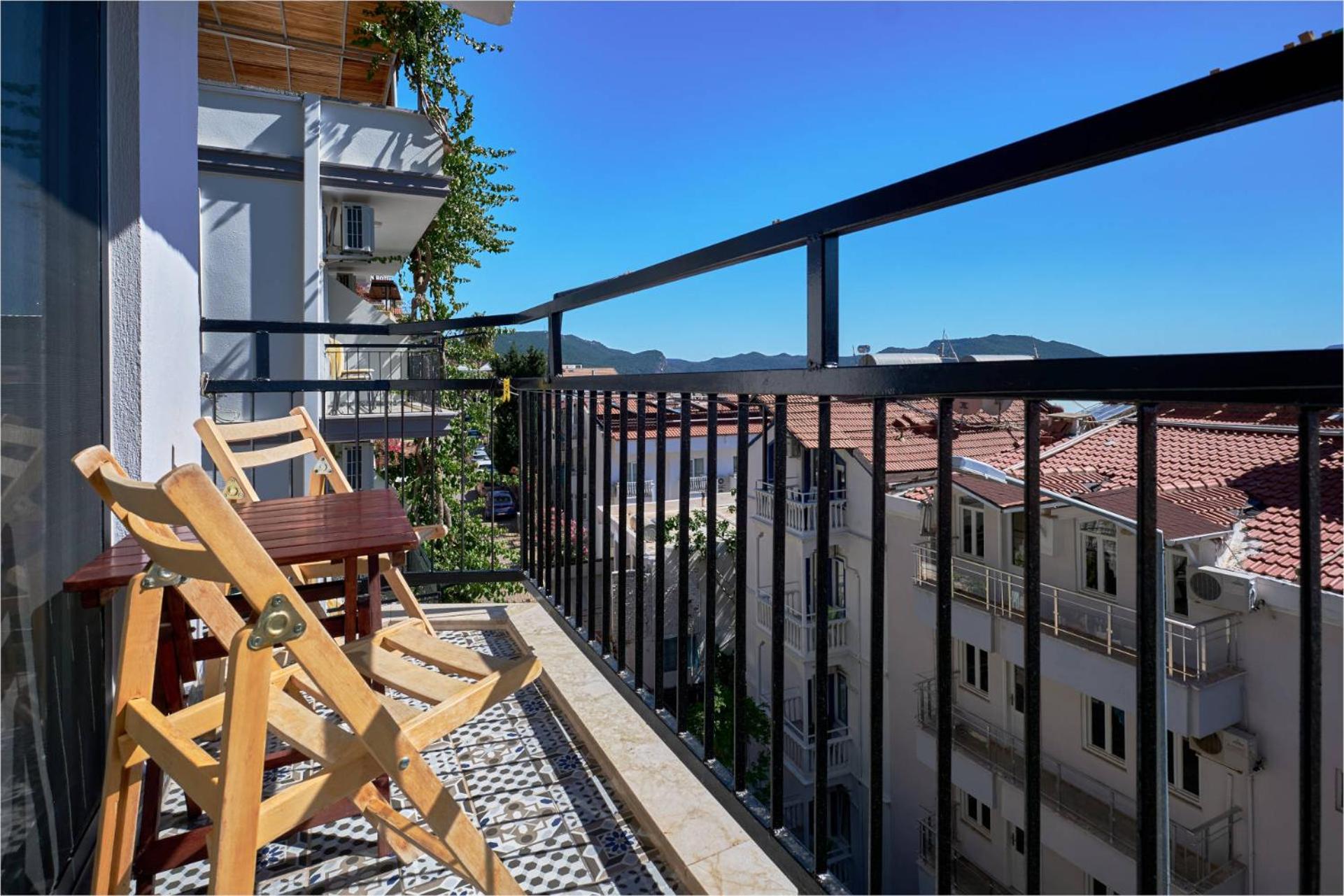 Triple Room with Balcony - Photo 6