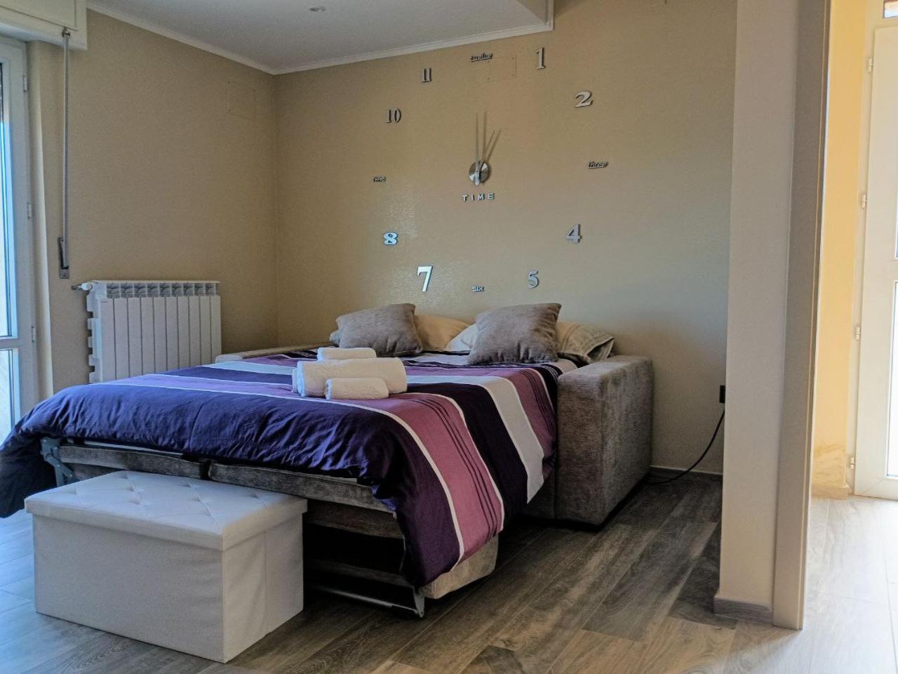 One-Bedroom House photo 1