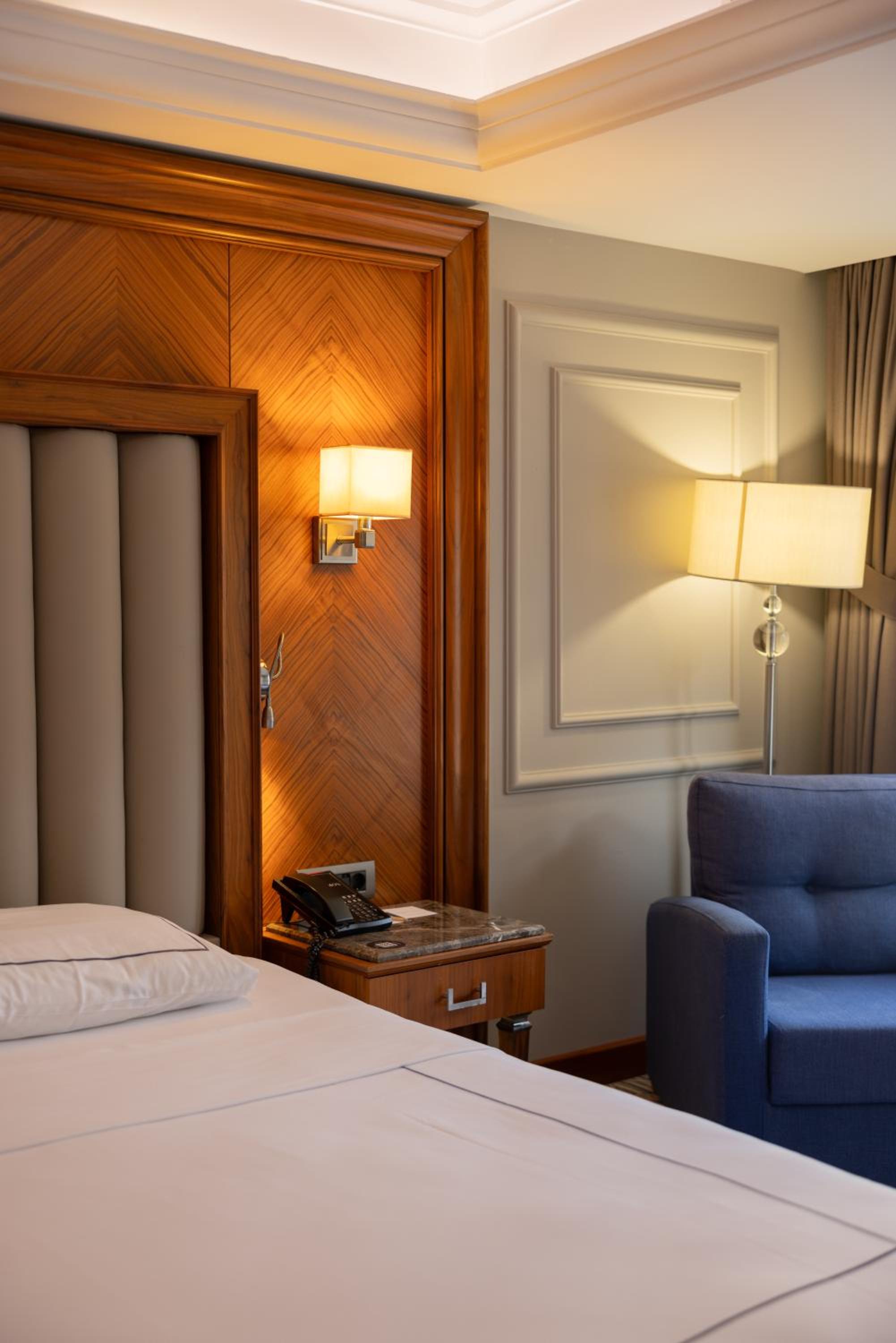 Junior Suite with Mountain View photo 1