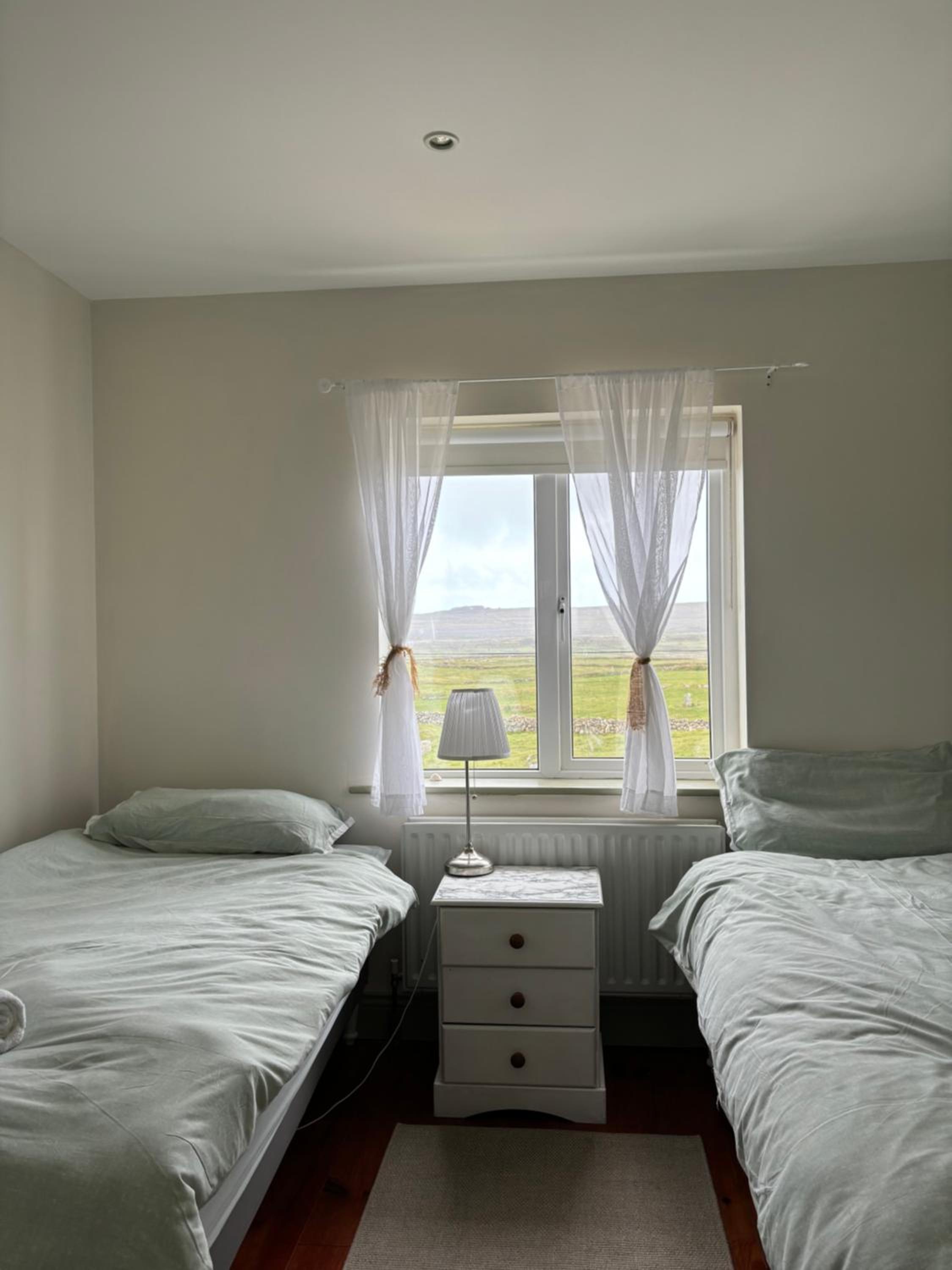 Quadruple Room with Shared Bathroom photo 2