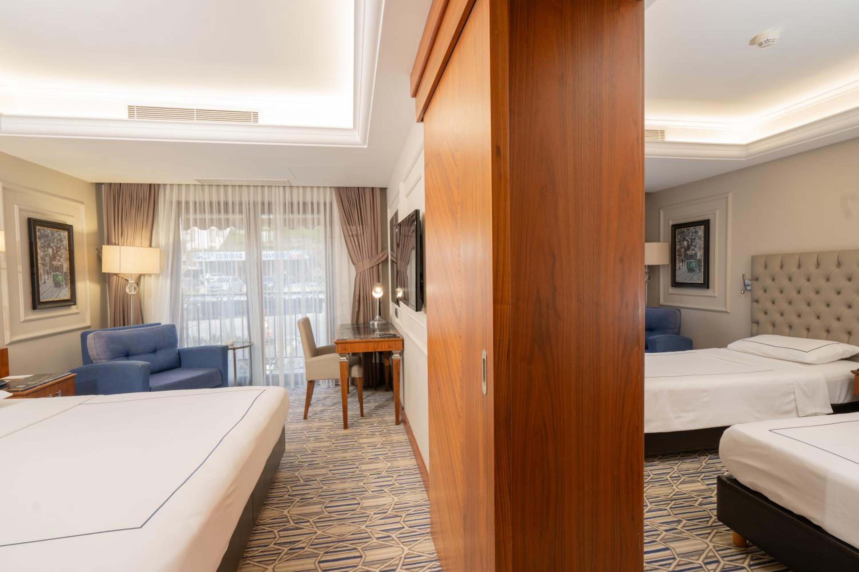 Junior Suite with Mountain View photo 2