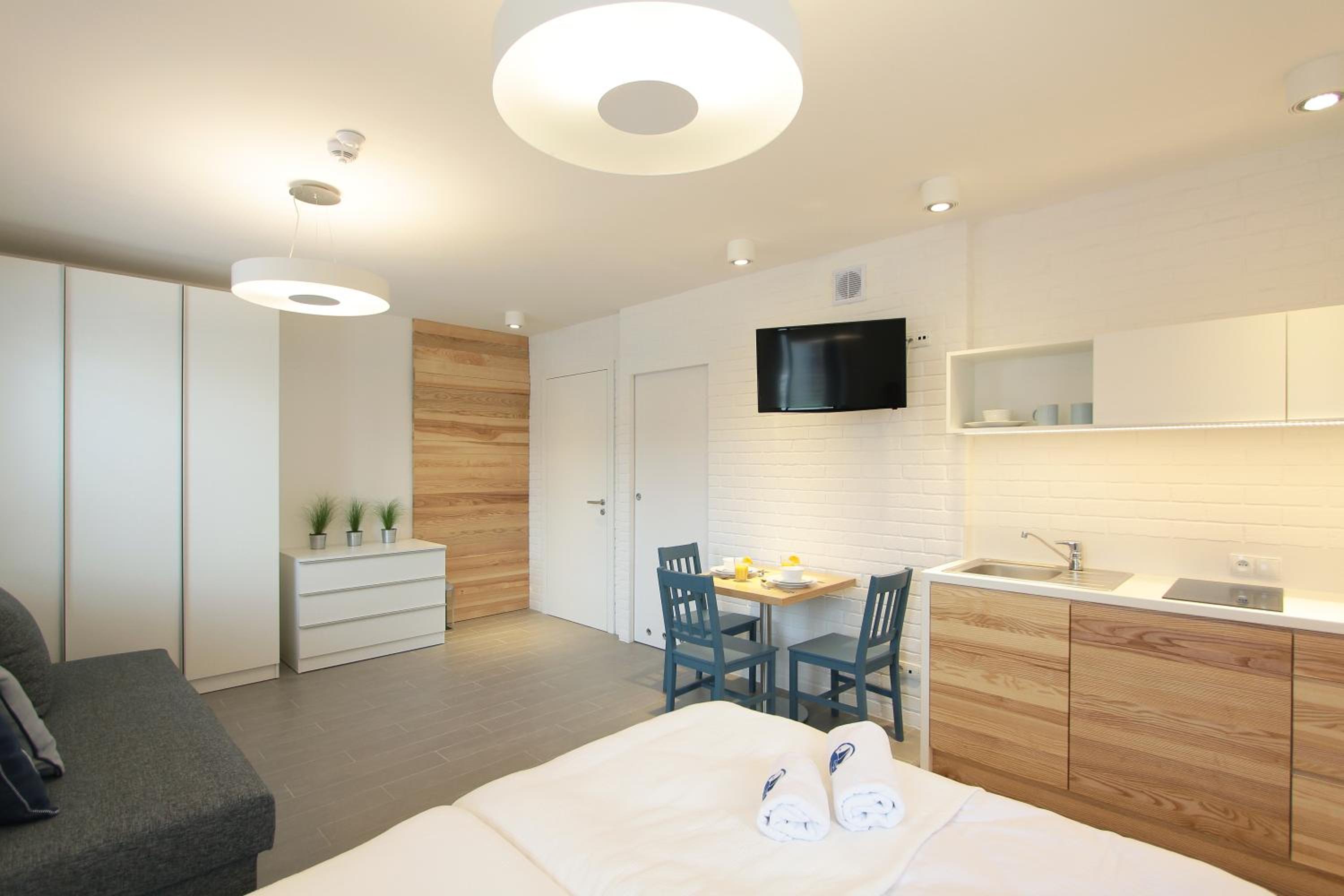 Family Room With Kitchenette photo 3