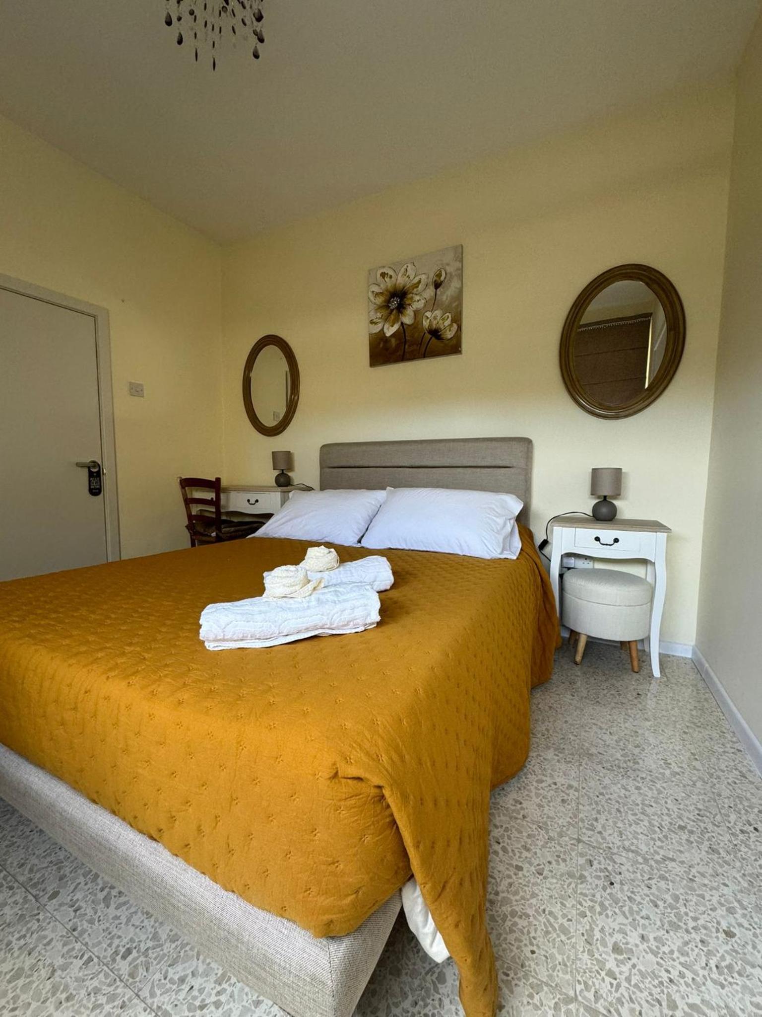 Small Double Room photo 1