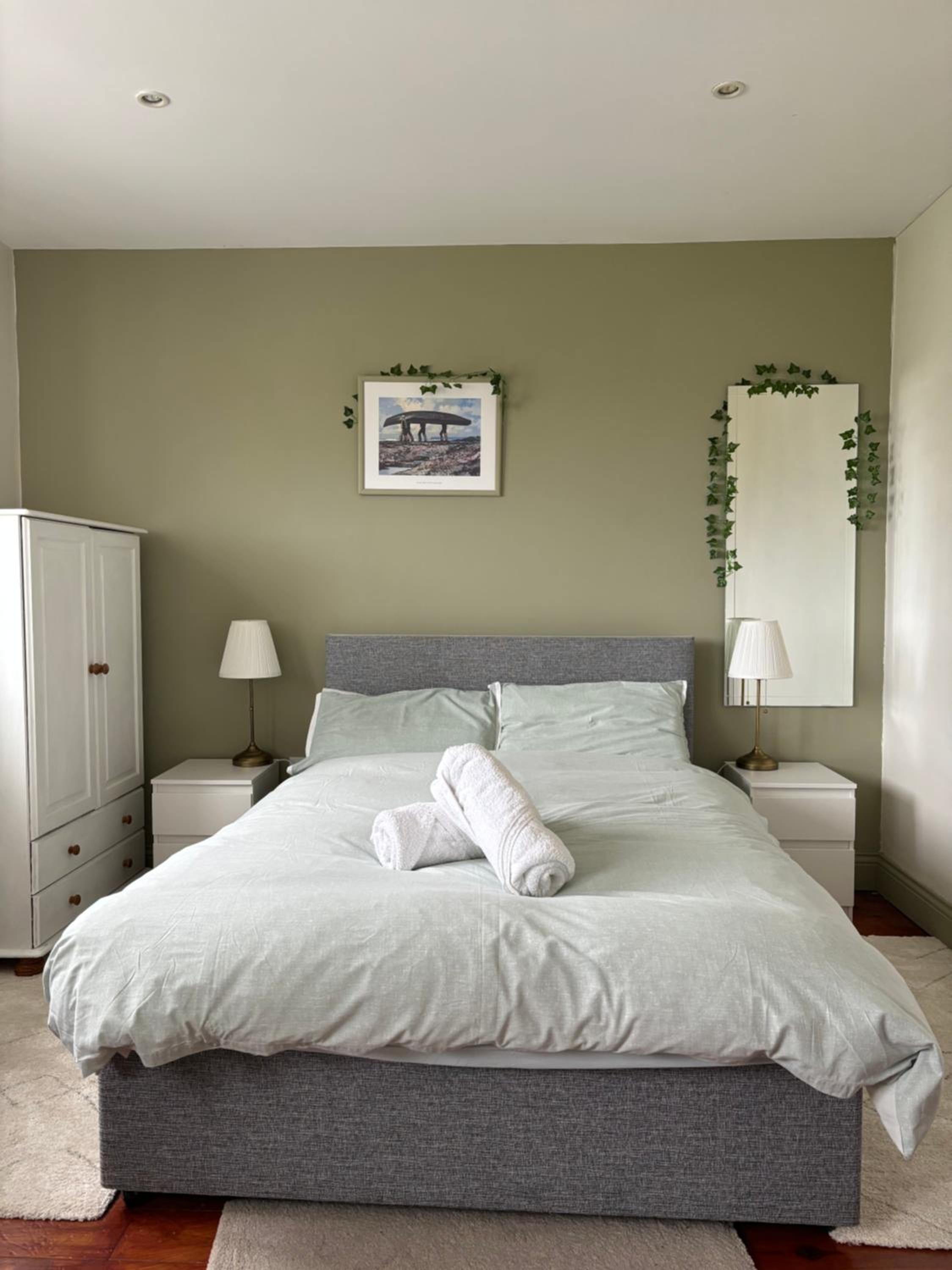 Deluxe Triple Room with Private Bathroom photo 1