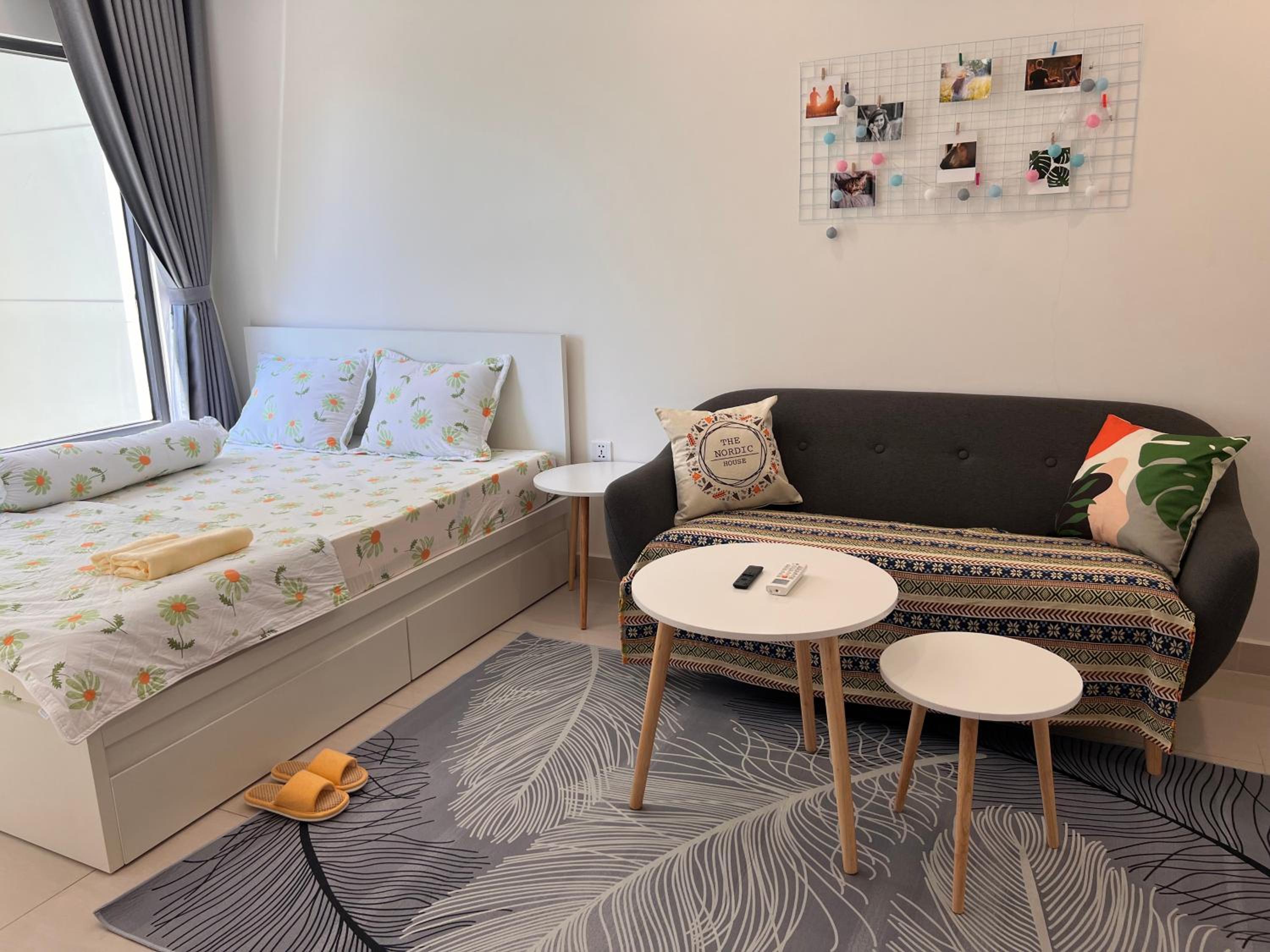 One-Bedroom Apartment photo 1