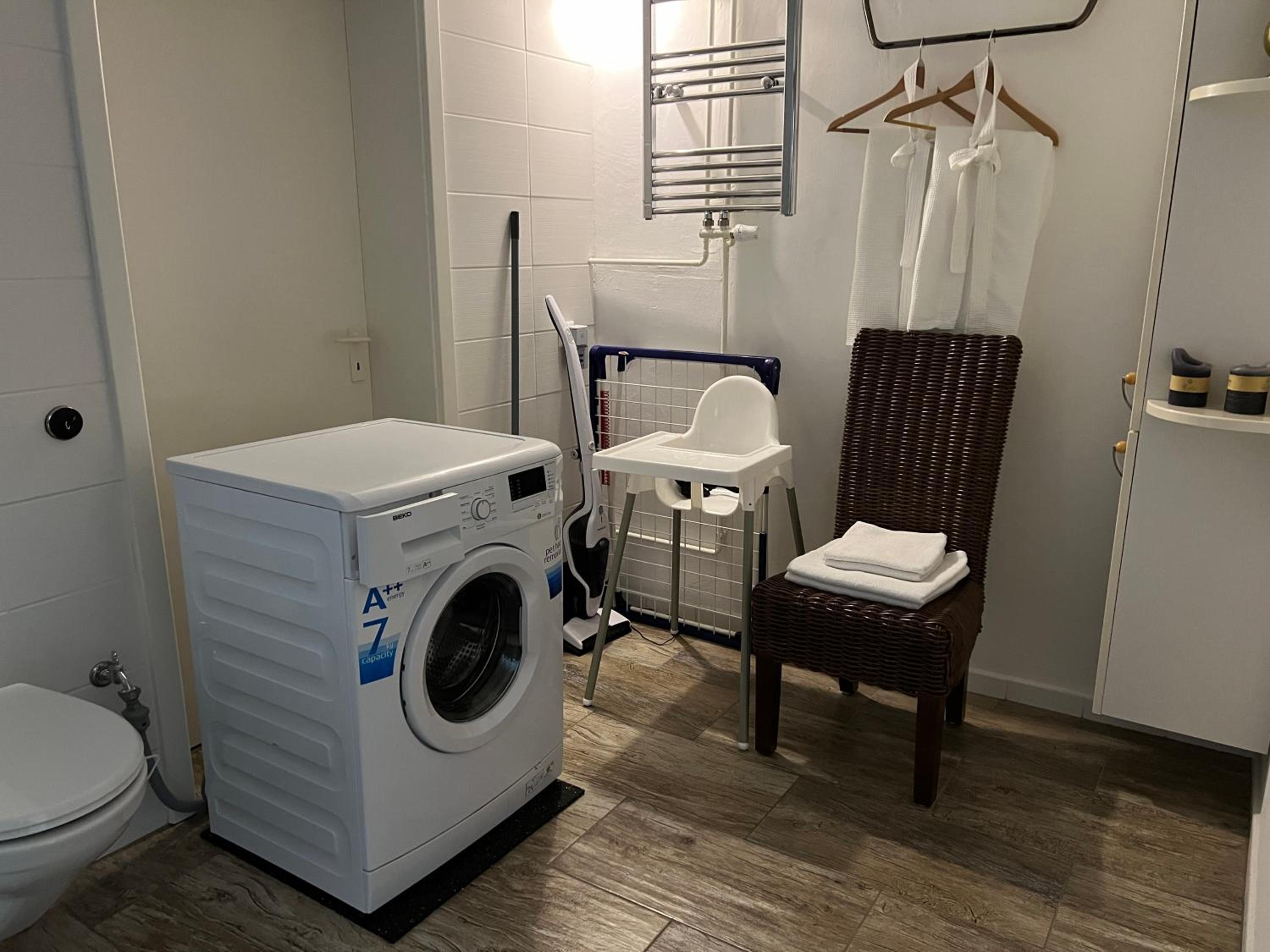 One-Bedroom Apartment - Photo 30